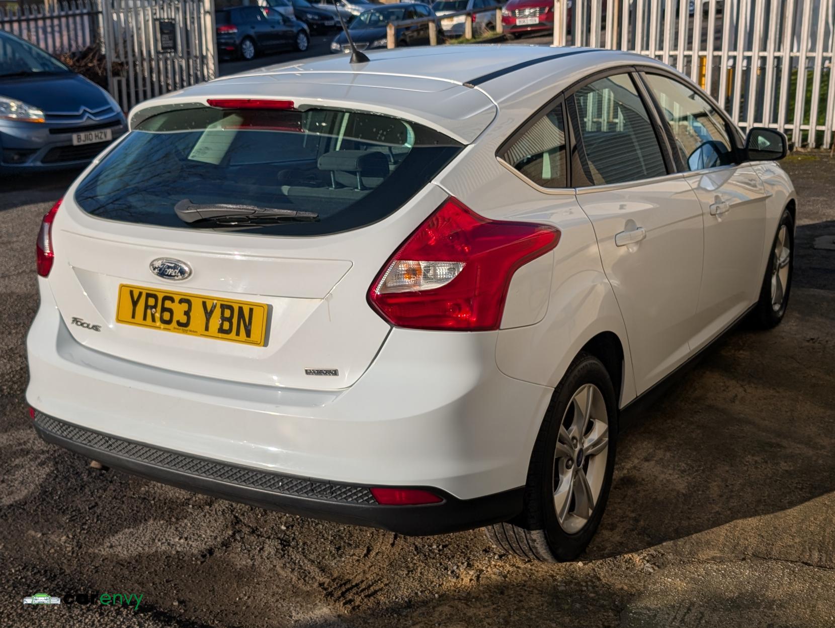 Ford Focus 1.6 TDCi Zetec Hatchback 5dr Diesel Manual Euro 5 (s/s) (115 ps)