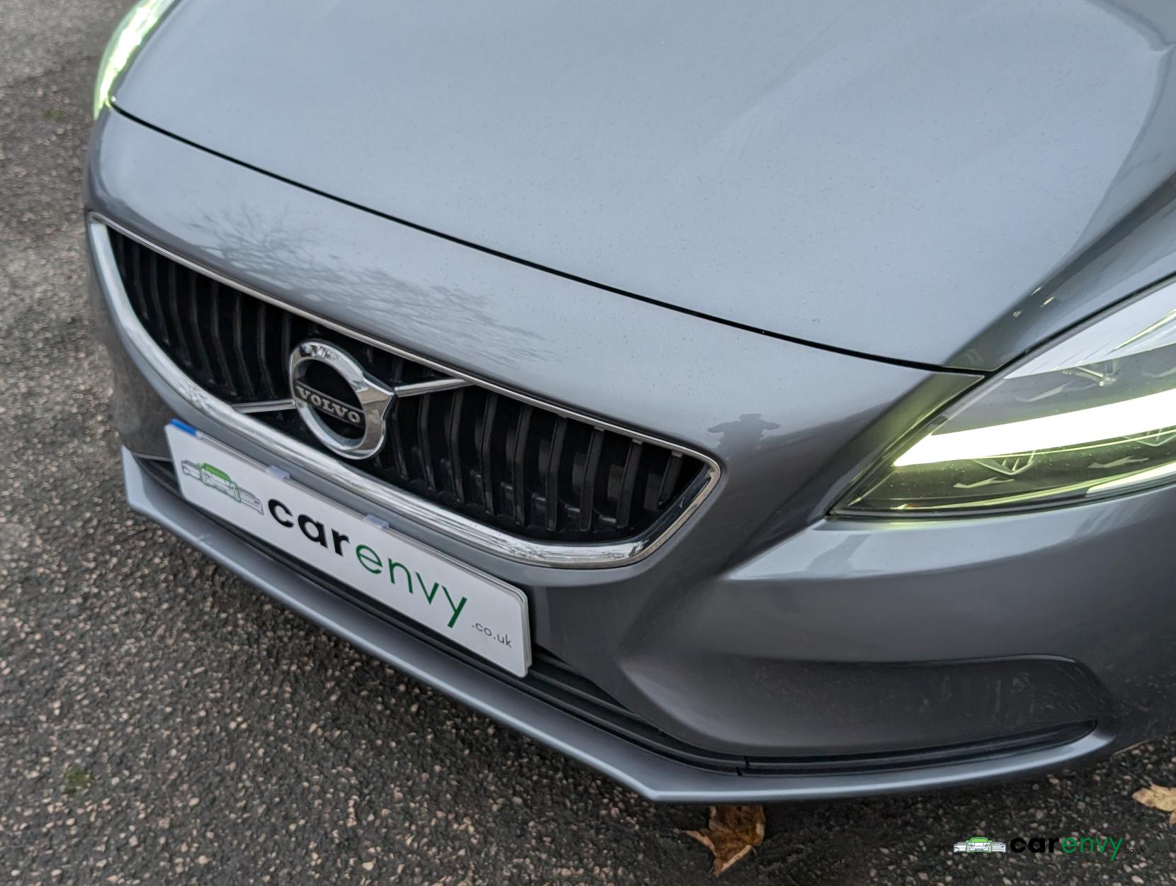 Volvo V40 2.0 T2 GPF Momentum Hatchback 5dr Petrol Manual Euro 6 (s/s) (122 ps)