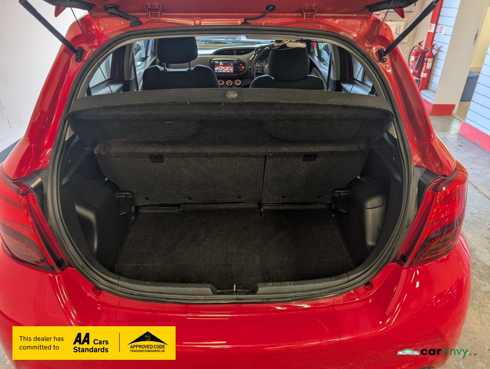 Toyota Yaris 1.33 Dual VVT-i Sport Hatchback 5dr Petrol Manual Euro 5 Euro 5 (99 ps)