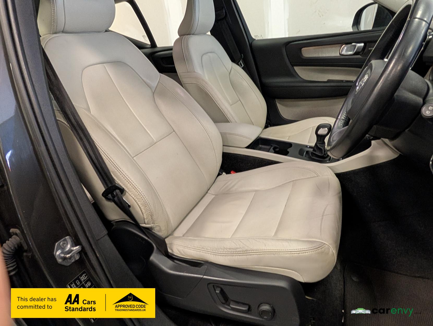 Volvo XC40 2.0 D3 Inscription SUV 5dr Diesel Manual Euro 6 (s/s) (150 ps)