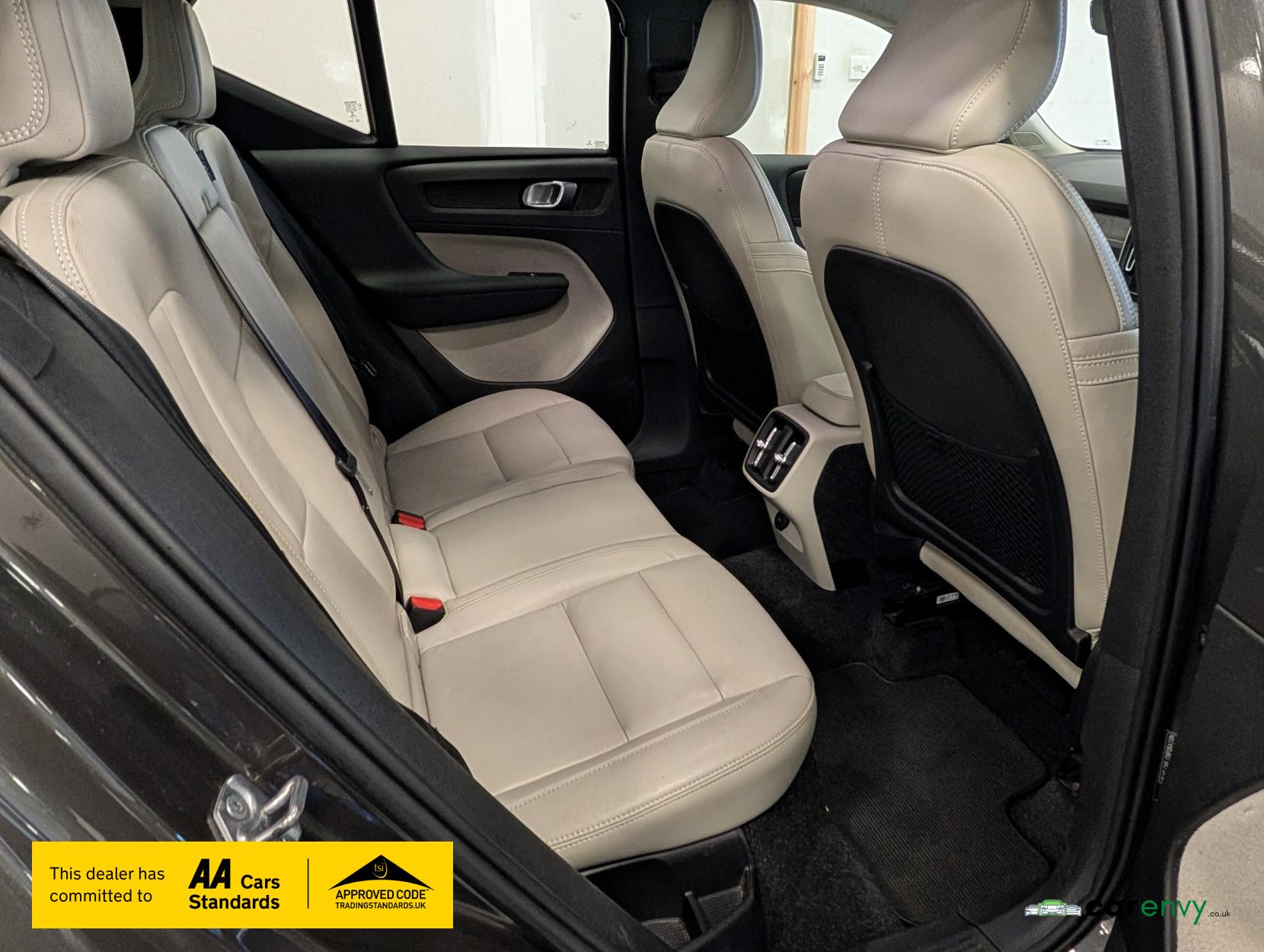 Volvo XC40 2.0 D3 Inscription SUV 5dr Diesel Manual Euro 6 (s/s) (150 ps)