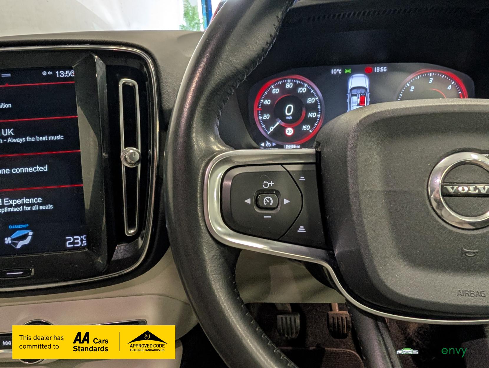 Volvo XC40 2.0 D3 Inscription SUV 5dr Diesel Manual Euro 6 (s/s) (150 ps)