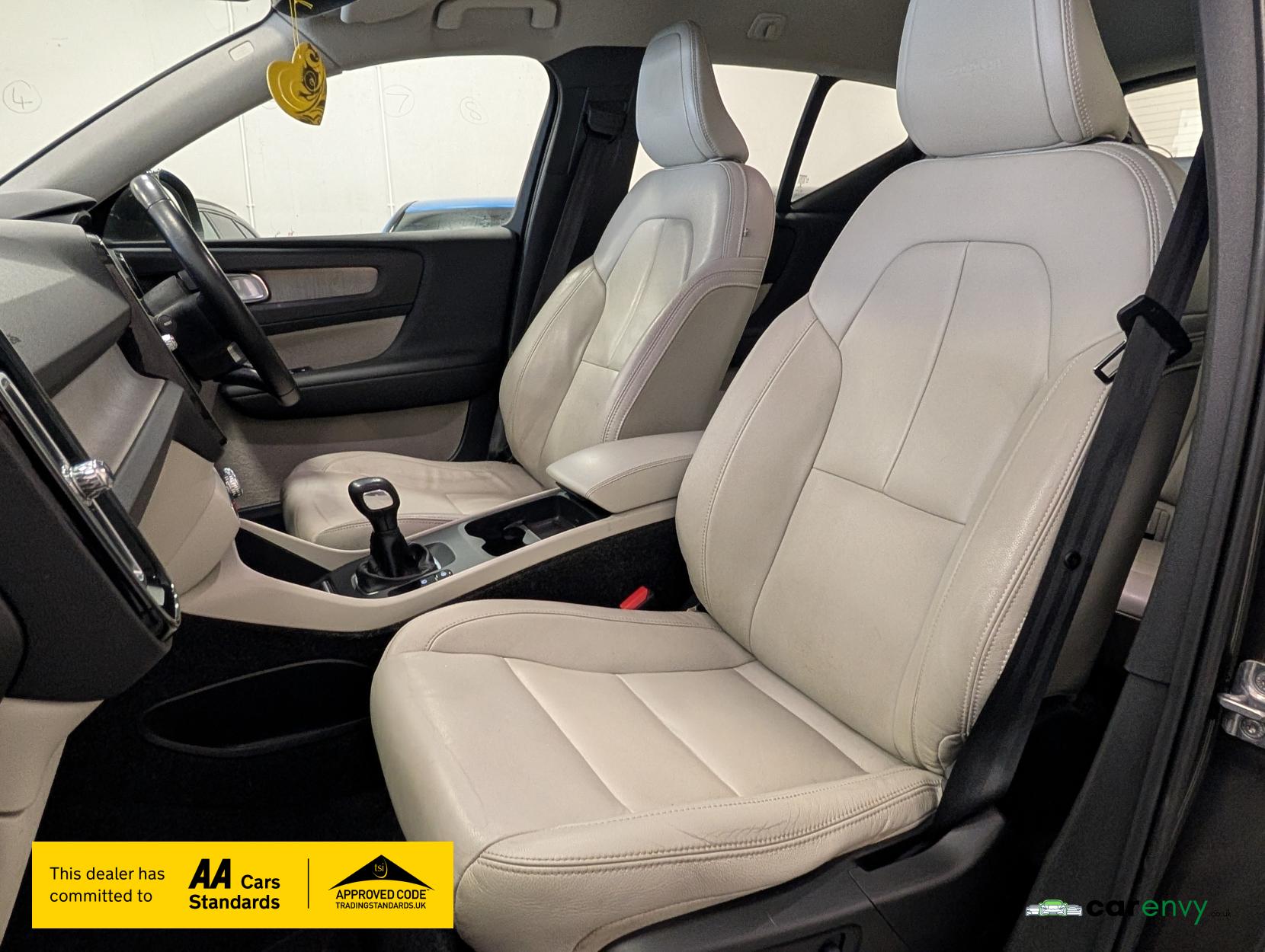 Volvo XC40 2.0 D3 Inscription SUV 5dr Diesel Manual Euro 6 (s/s) (150 ps)