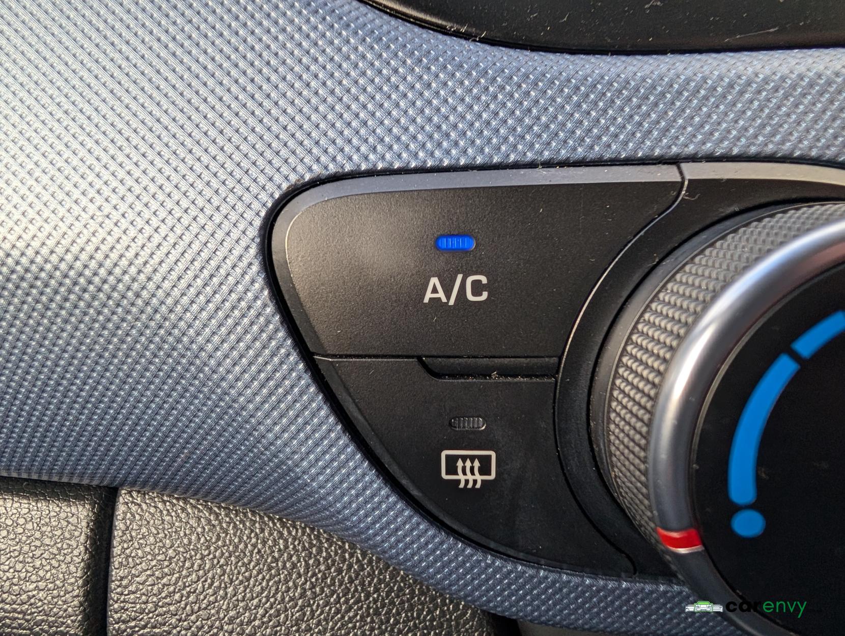 Hyundai i10 1.0 Premium Hatchback 5dr Petrol Manual Euro 5 (66 ps)
