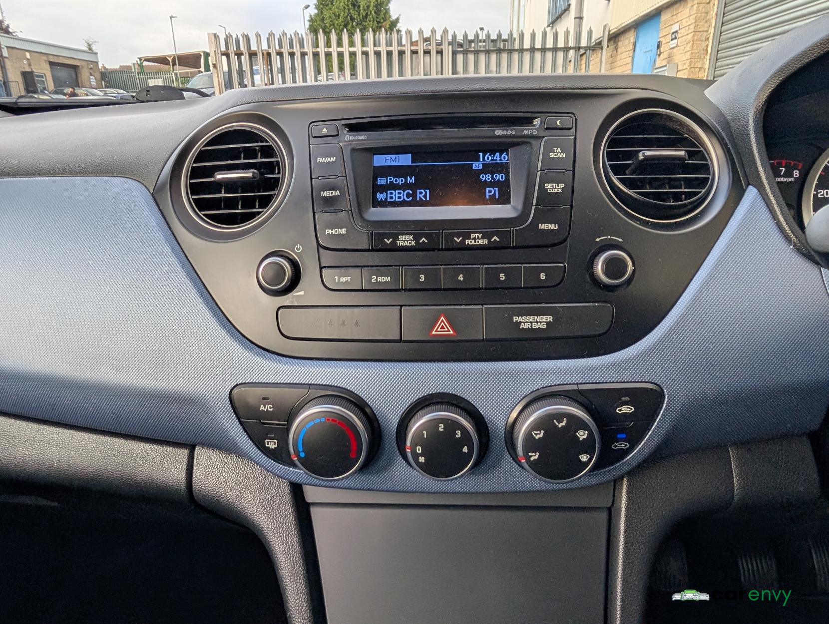 Hyundai i10 1.0 Premium Hatchback 5dr Petrol Manual Euro 5 (66 ps)