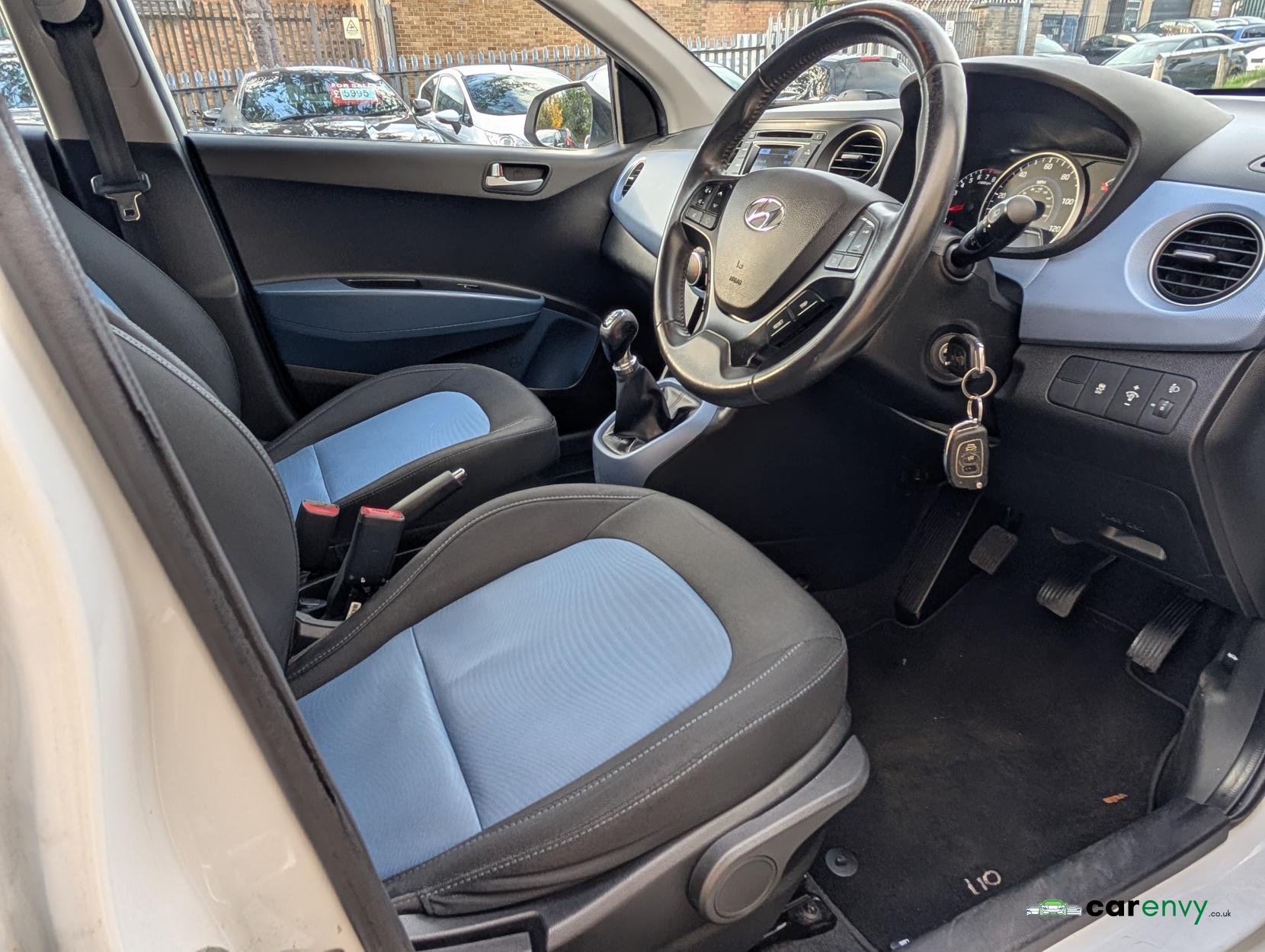 Hyundai i10 1.0 Premium Hatchback 5dr Petrol Manual Euro 5 (66 ps)