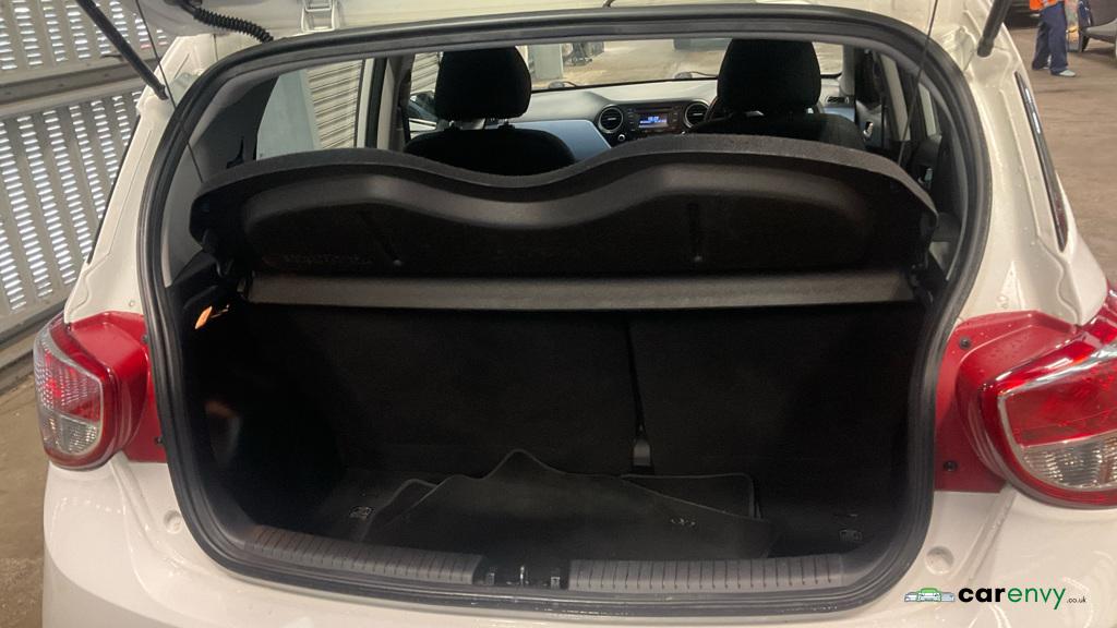 Hyundai i10 1.0 Premium Hatchback 5dr Petrol Manual Euro 5 (66 ps)