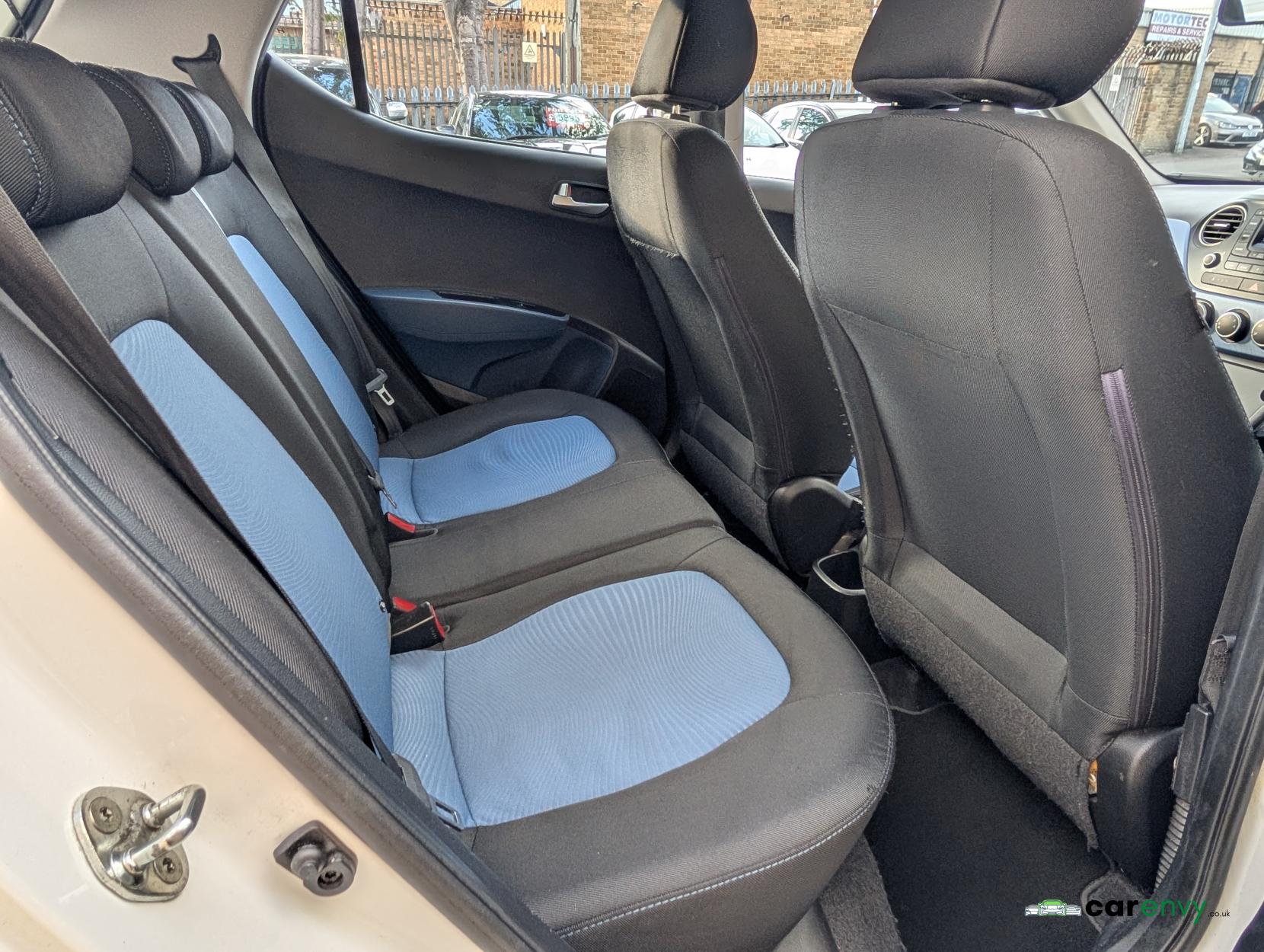 Hyundai i10 1.0 Premium Hatchback 5dr Petrol Manual Euro 5 (66 ps)