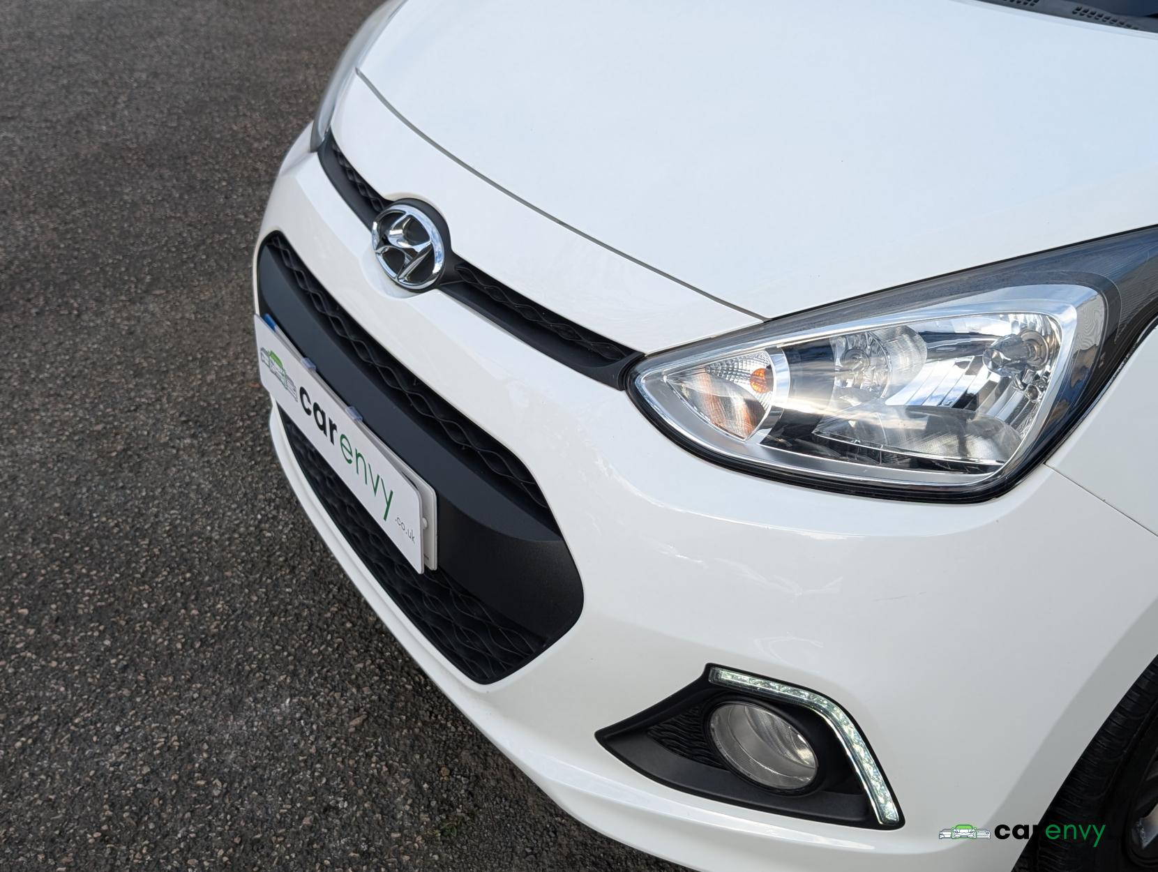 Hyundai i10 1.0 Premium Hatchback 5dr Petrol Manual Euro 5 (66 ps)