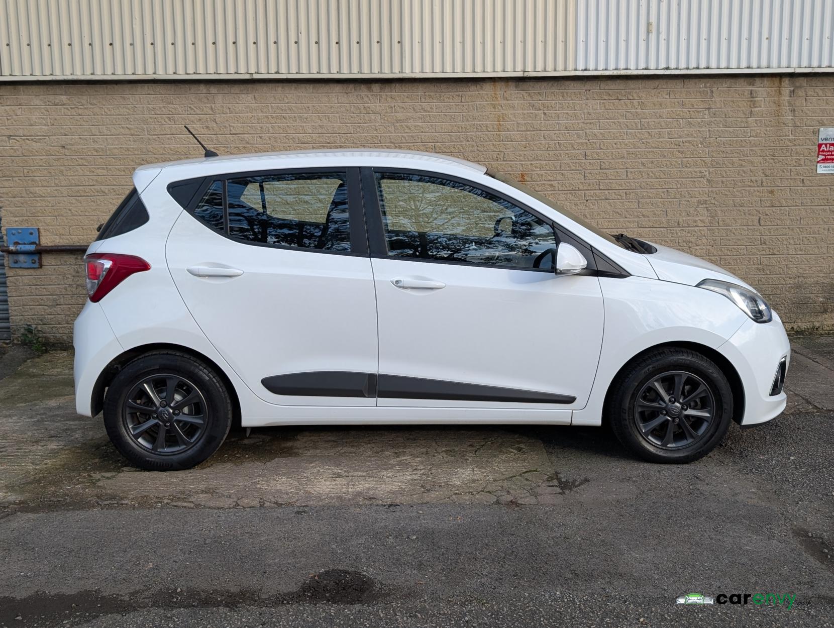Hyundai i10 1.0 Premium Hatchback 5dr Petrol Manual Euro 5 (66 ps)