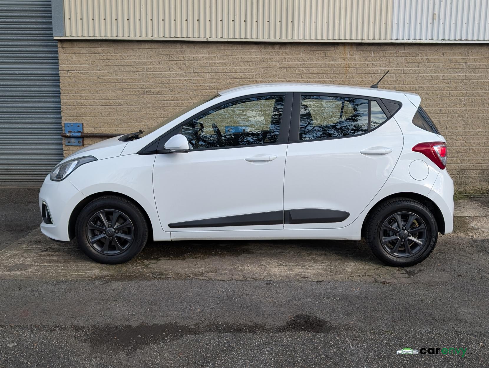 Hyundai i10 1.0 Premium Hatchback 5dr Petrol Manual Euro 5 (66 ps)