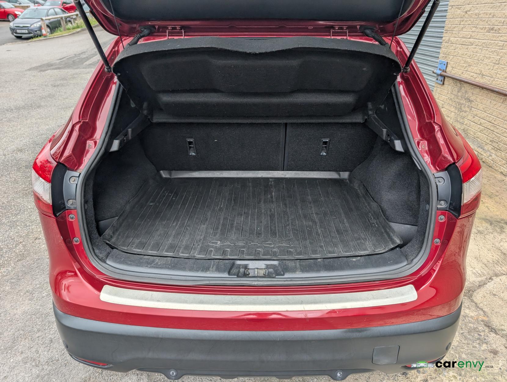 Nissan Qashqai 1.6 dCi Acenta Premium SUV 5dr Diesel XTRON 2WD Euro 5 (s/s) (130 ps)