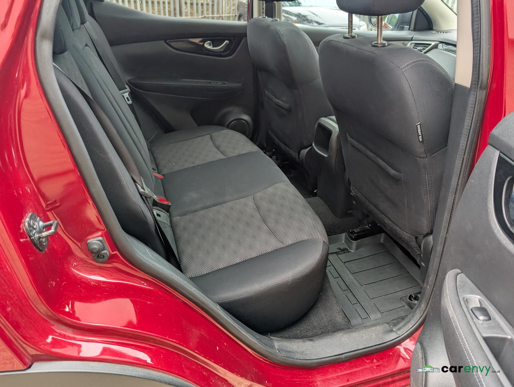 Nissan Qashqai 1.6 dCi Acenta Premium SUV 5dr Diesel XTRON 2WD Euro 5 (s/s) (130 ps)