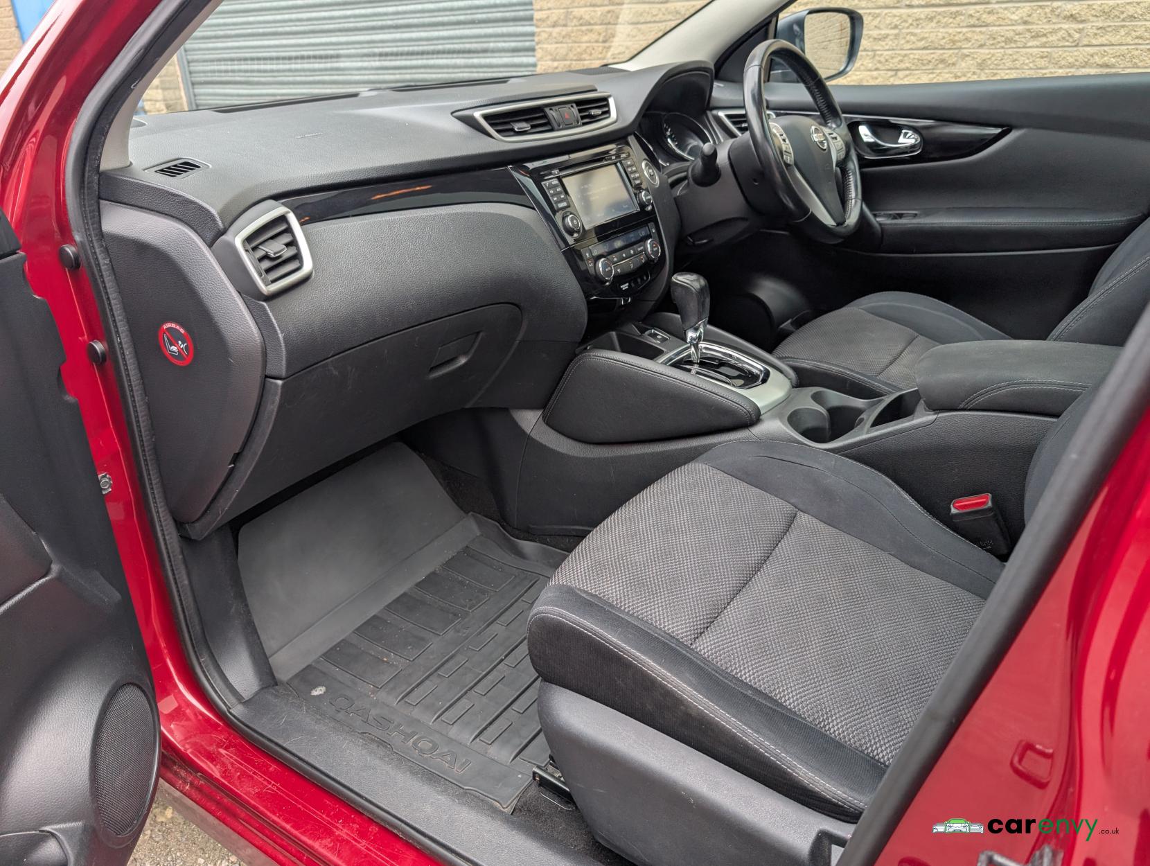 Nissan Qashqai 1.6 dCi Acenta Premium SUV 5dr Diesel XTRON 2WD Euro 5 (s/s) (130 ps)
