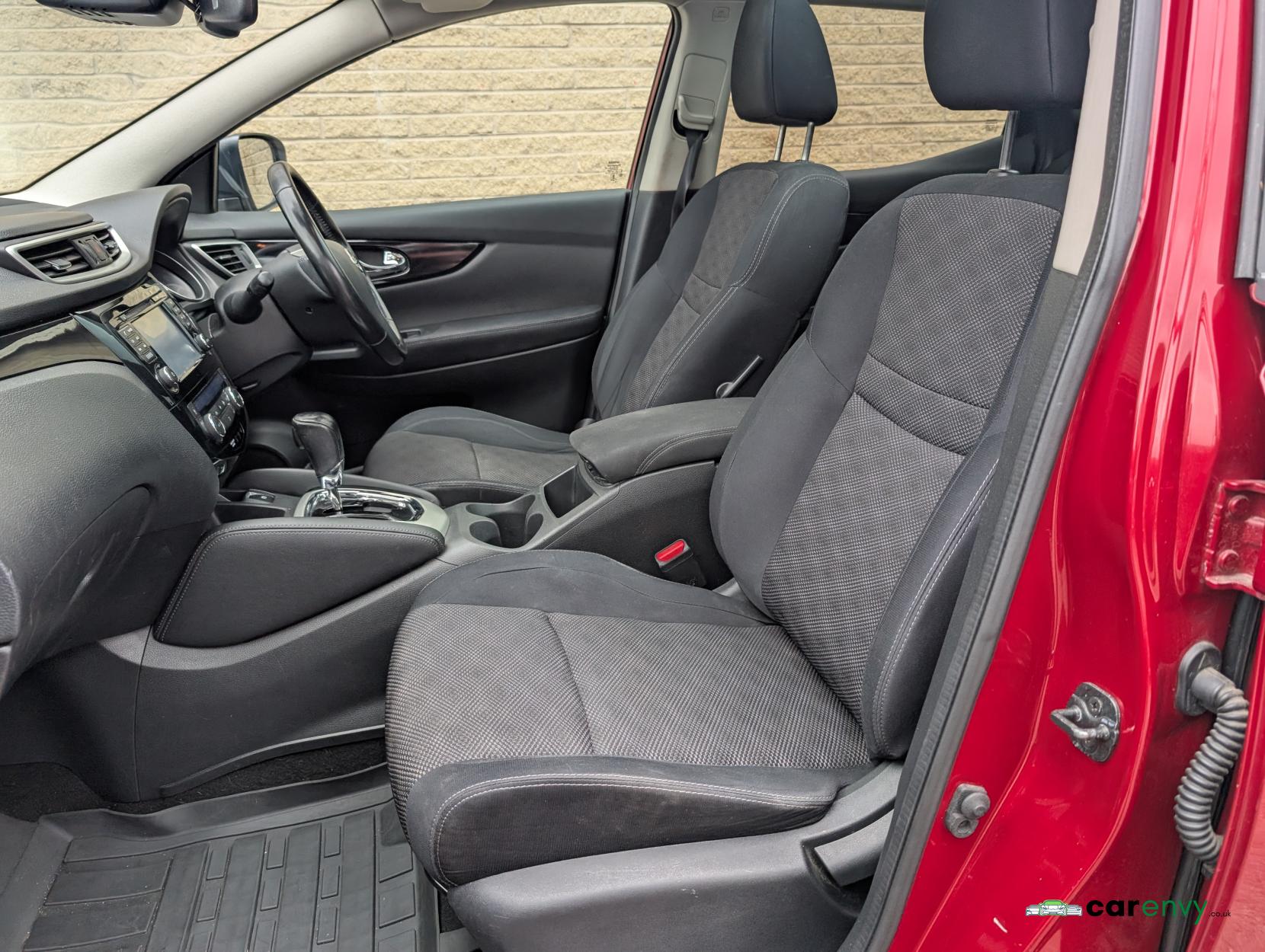 Nissan Qashqai 1.6 dCi Acenta Premium SUV 5dr Diesel XTRON 2WD Euro 5 (s/s) (130 ps)