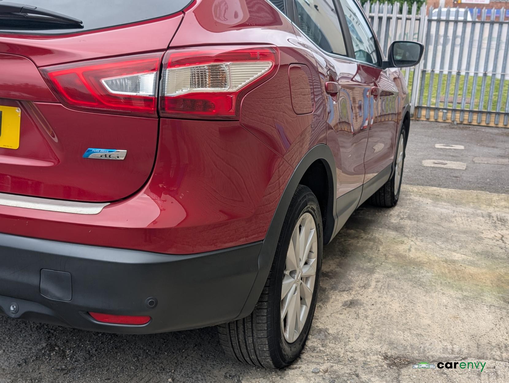Nissan Qashqai 1.6 dCi Acenta Premium SUV 5dr Diesel XTRON 2WD Euro 5 (s/s) (130 ps)