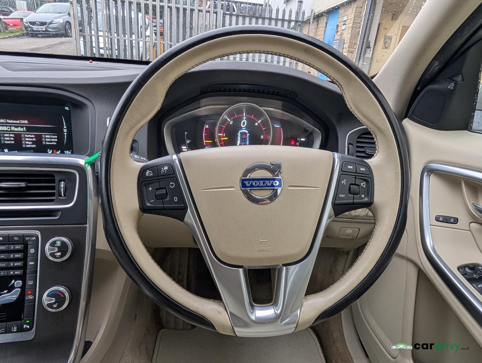 Volvo V60 2.4 D5 SE Lux Nav Estate 5dr Diesel Geartronic Euro 5 (215 ps)