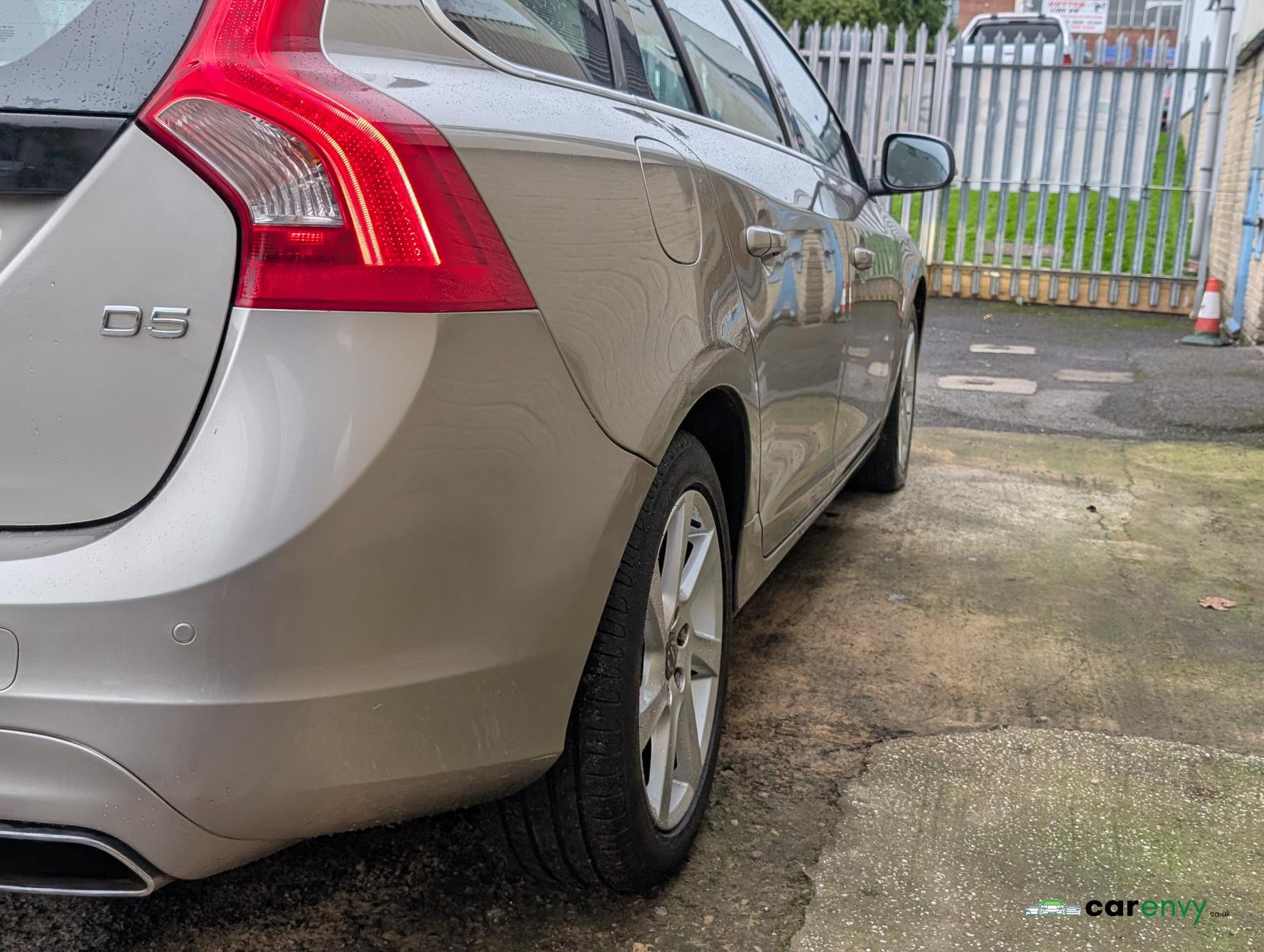Volvo V60 2.4 D5 SE Lux Nav Estate 5dr Diesel Geartronic Euro 5 (215 ps)