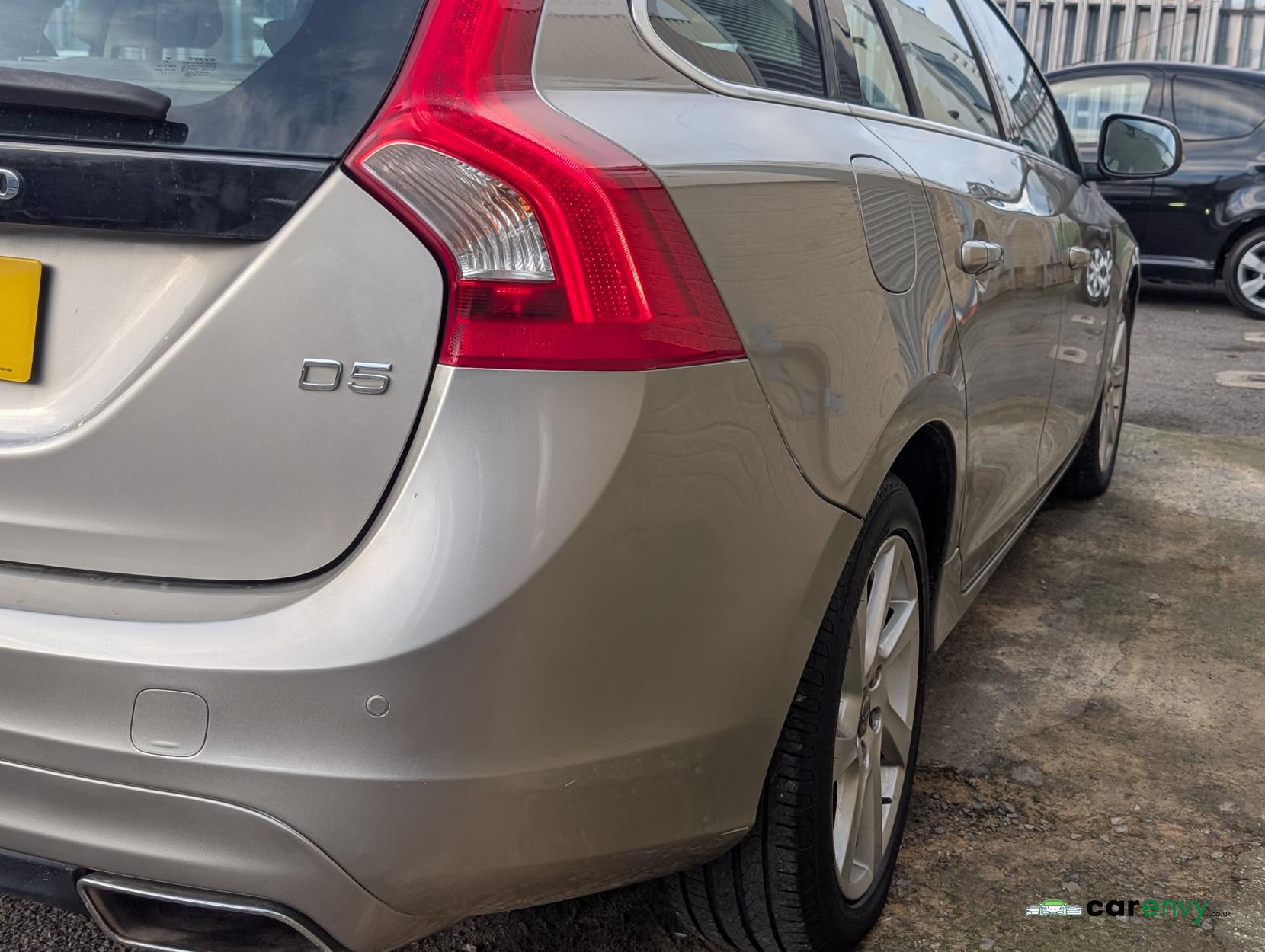Volvo V60 2.4 D5 SE Lux Nav Estate 5dr Diesel Geartronic Euro 5 (215 ps)
