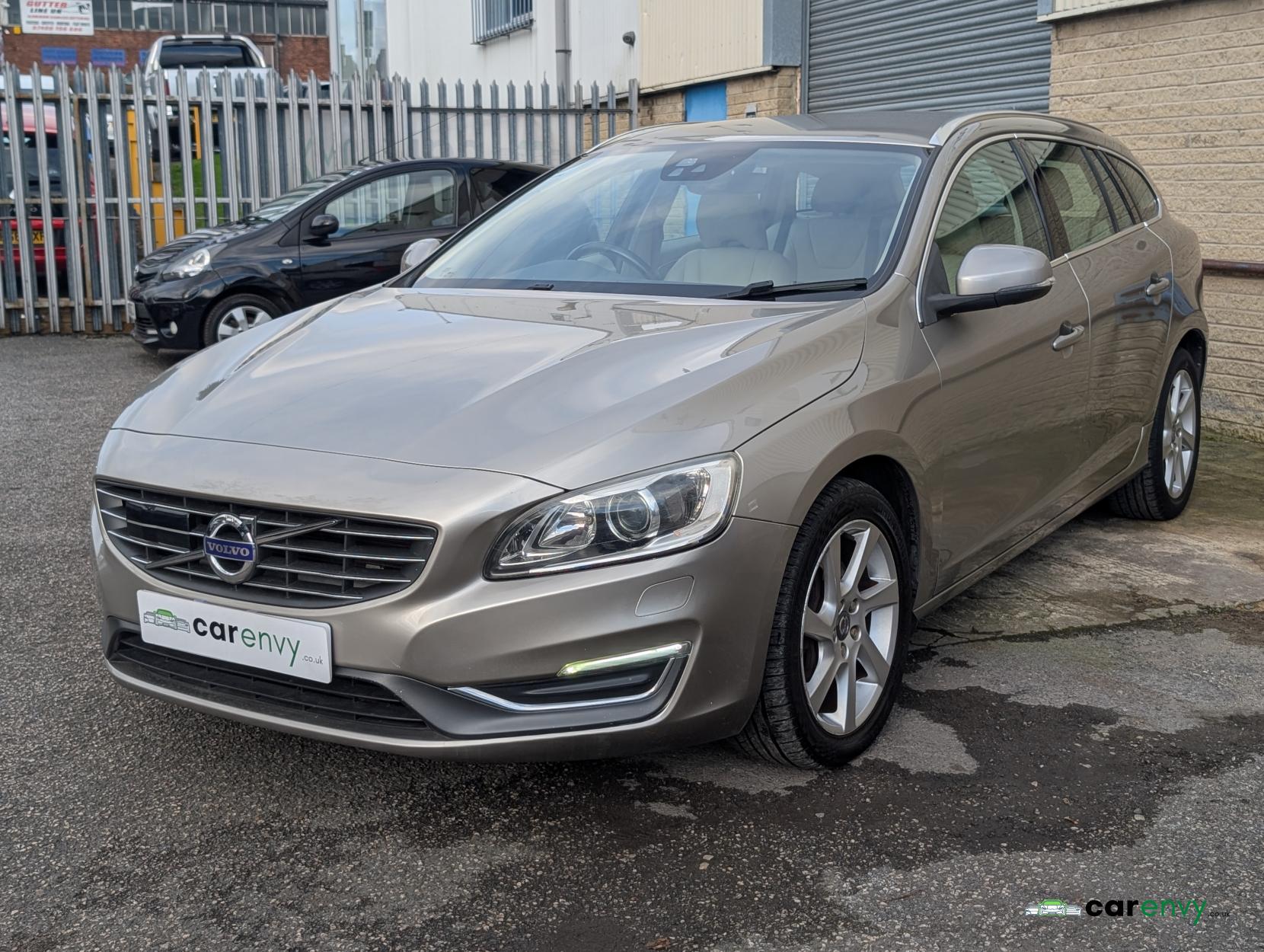Volvo V60 2.4 D5 SE Lux Nav Estate 5dr Diesel Geartronic Euro 5 (215 ps)