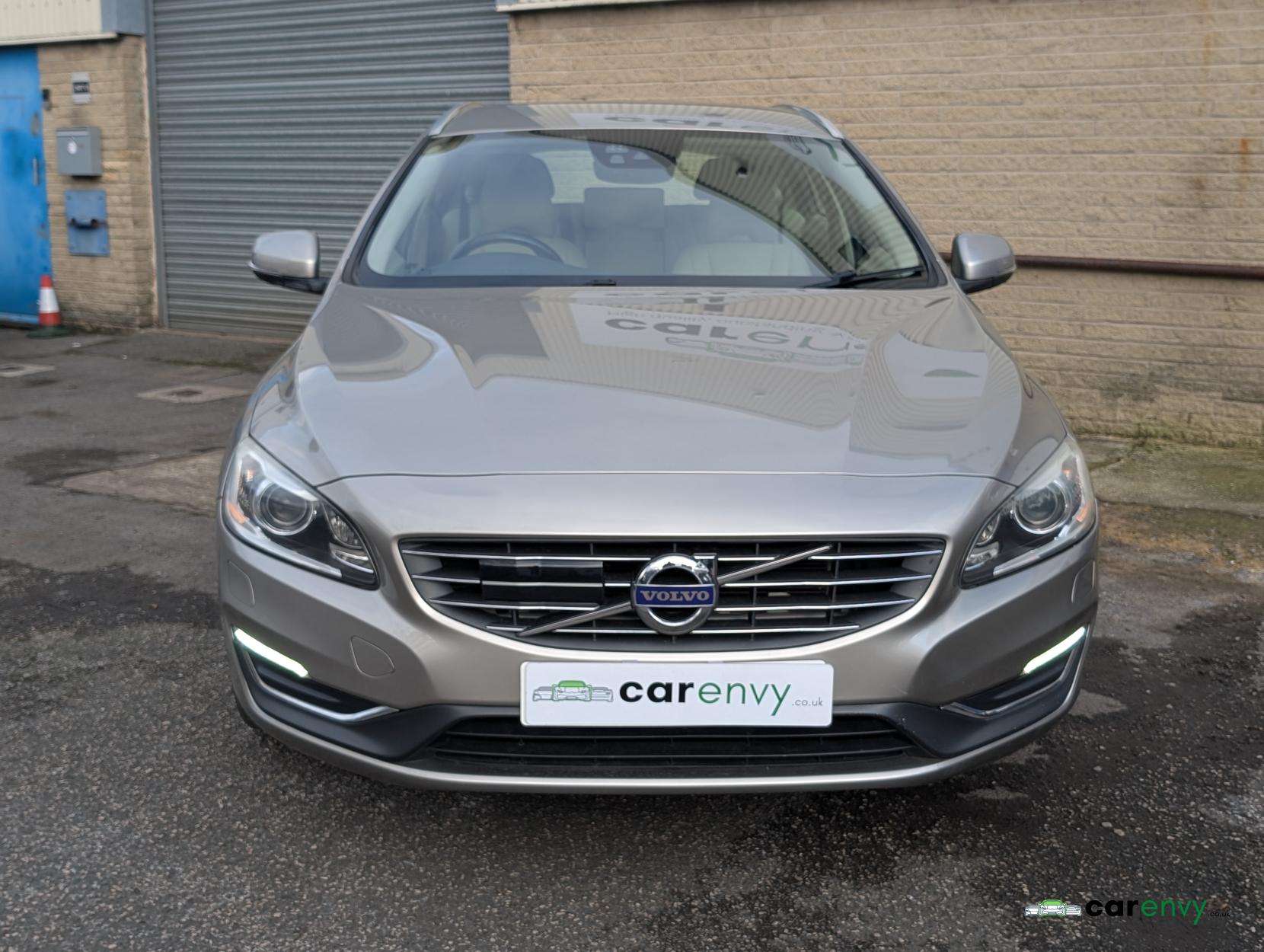 Volvo V60 2.4 D5 SE Lux Nav Estate 5dr Diesel Geartronic Euro 5 (215 ps)