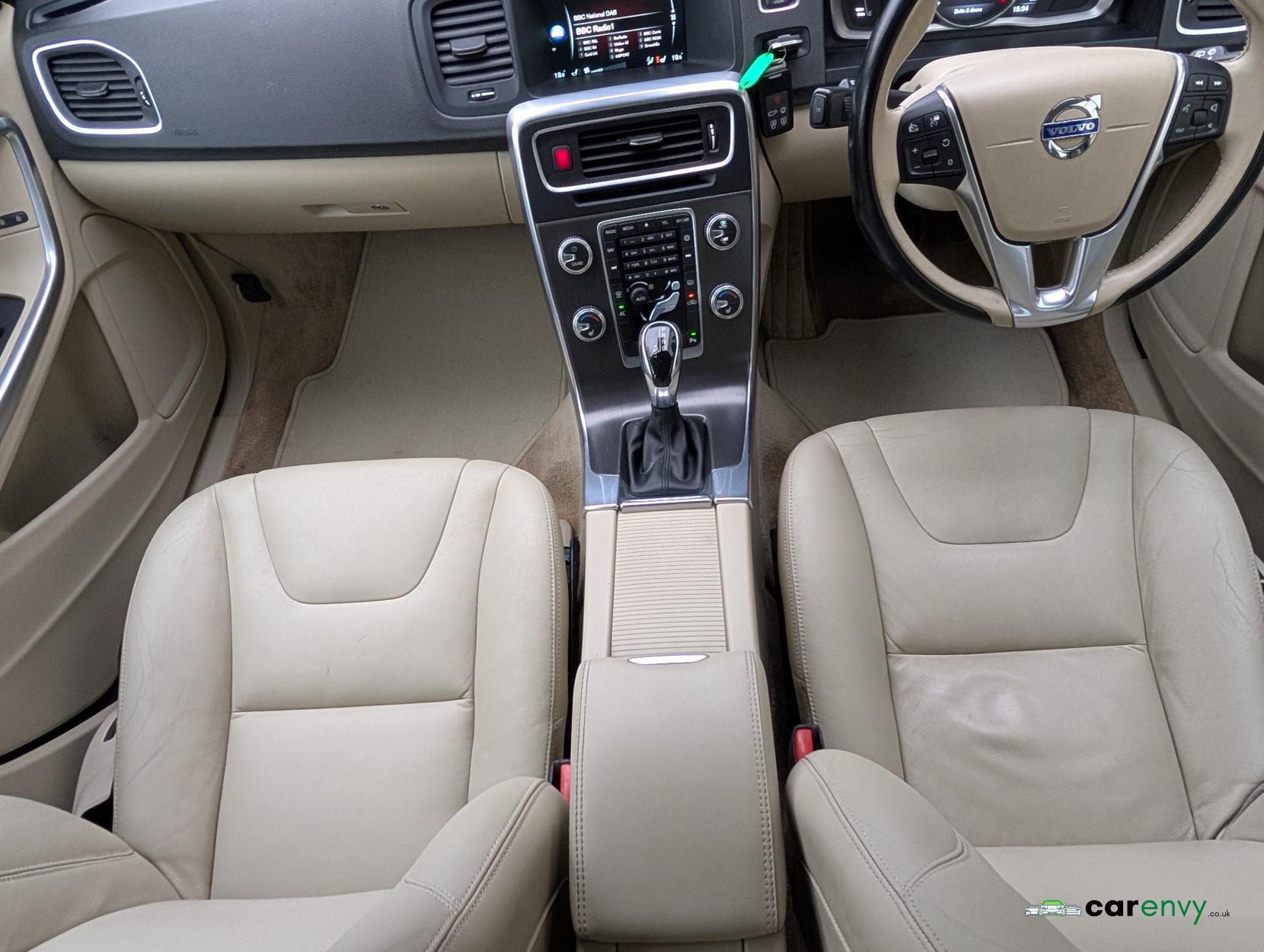 Volvo V60 2.4 D5 SE Lux Nav Estate 5dr Diesel Geartronic Euro 5 (215 ps)