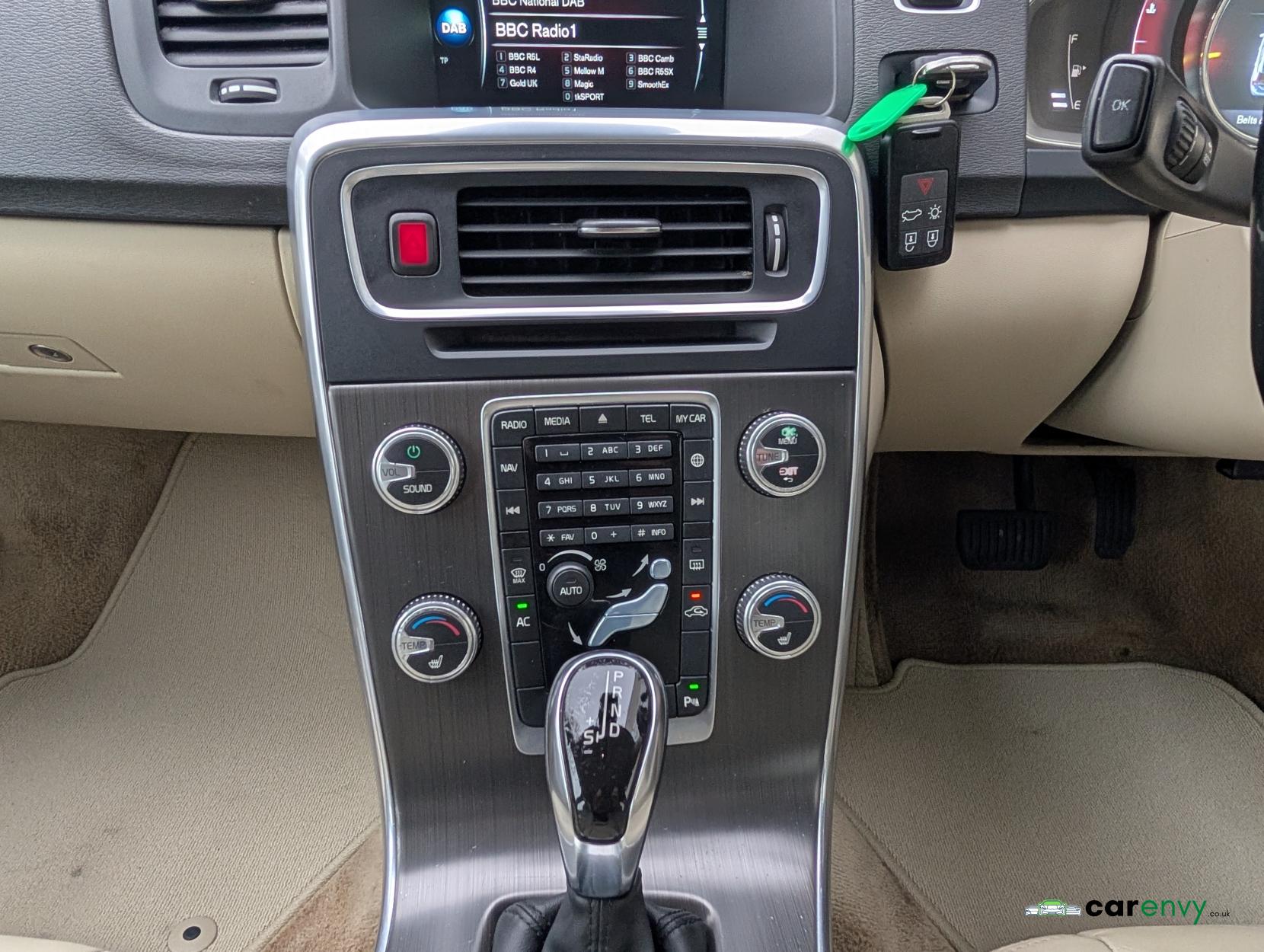 Volvo V60 2.4 D5 SE Lux Nav Estate 5dr Diesel Geartronic Euro 5 (215 ps)