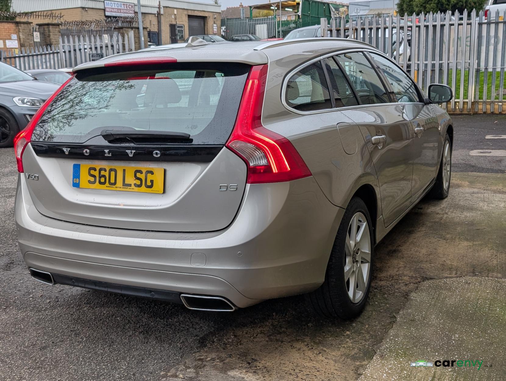 Volvo V60 2.4 D5 SE Lux Nav Estate 5dr Diesel Geartronic Euro 5 (215 ps)