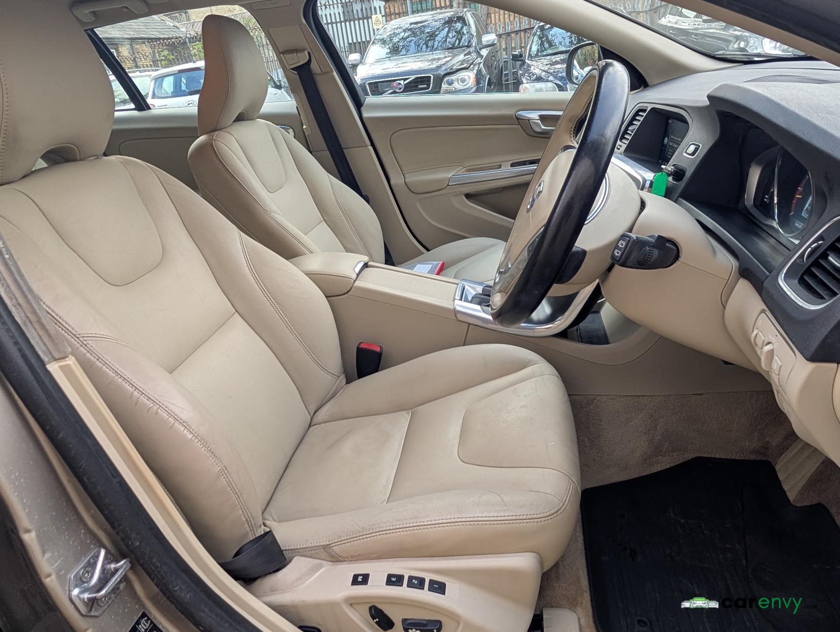 Volvo V60 2.4 D5 SE Lux Nav Estate 5dr Diesel Geartronic Euro 5 (215 ps)