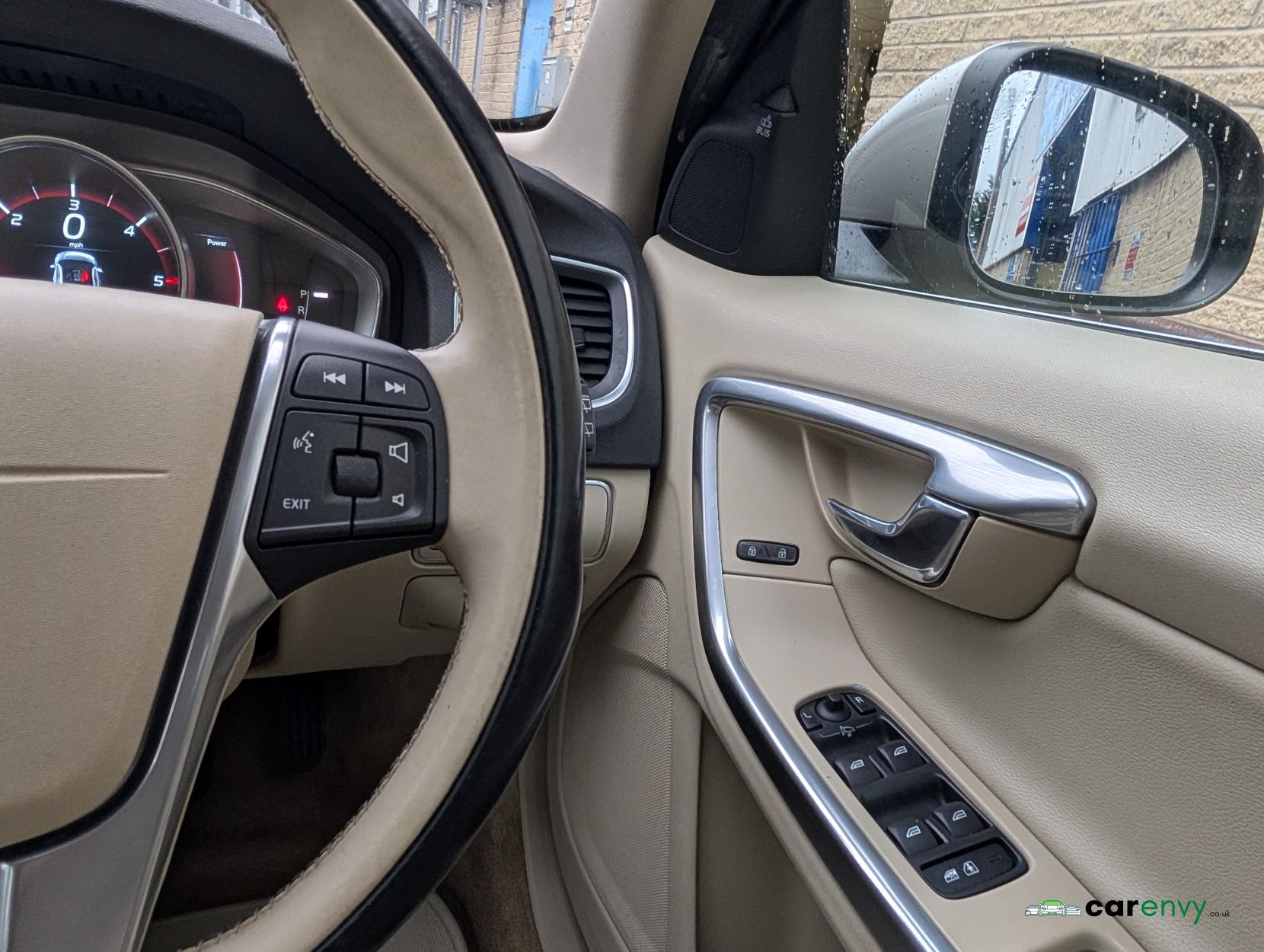 Volvo V60 2.4 D5 SE Lux Nav Estate 5dr Diesel Geartronic Euro 5 (215 ps)