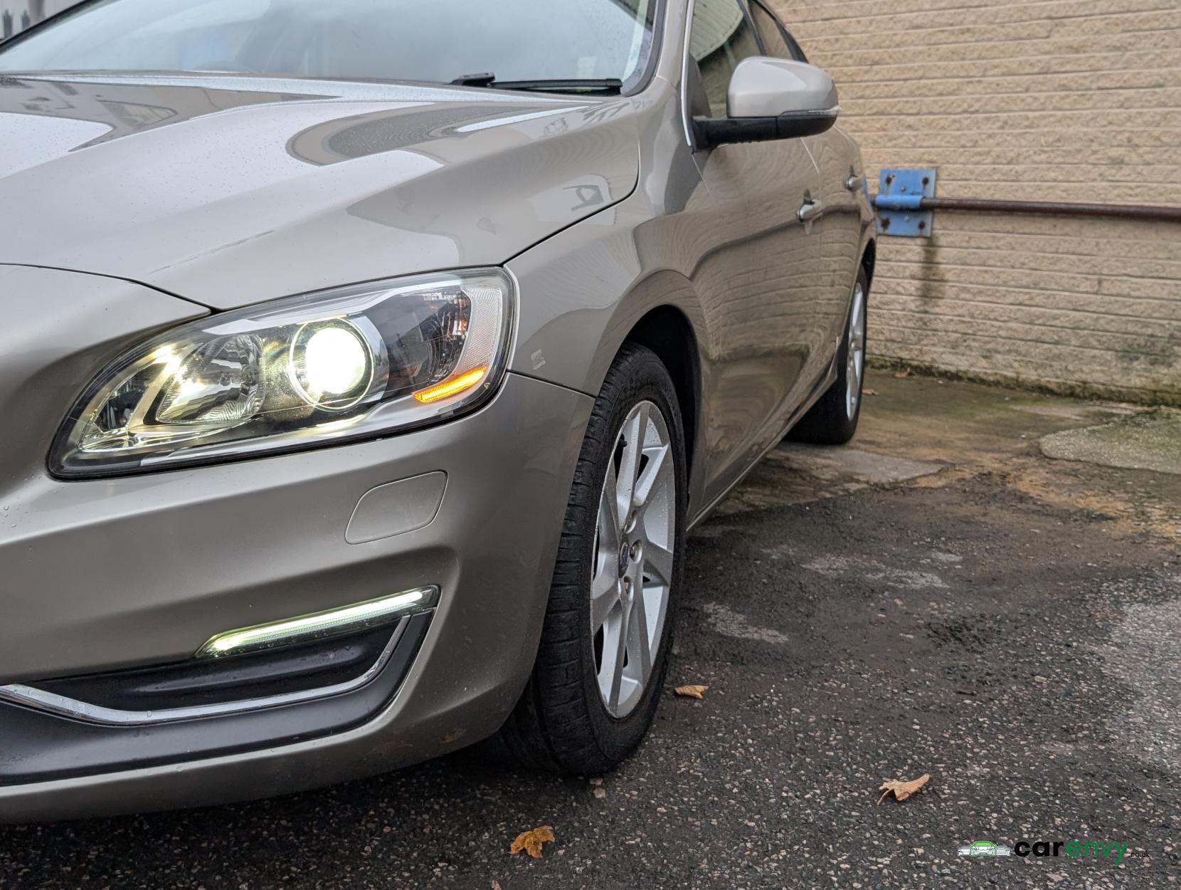 Volvo V60 2.4 D5 SE Lux Nav Estate 5dr Diesel Geartronic Euro 5 (215 ps)