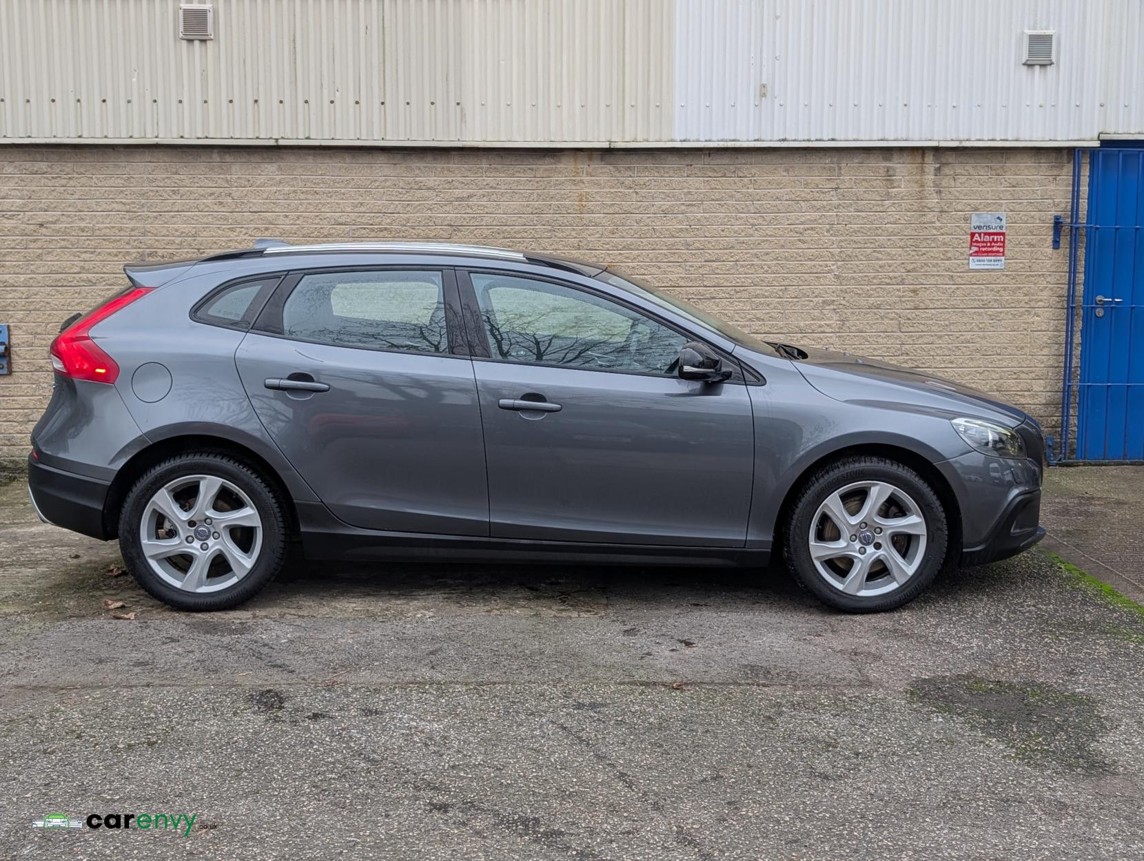 Volvo V40 Cross Country 2.0 D3 Lux Nav Hatchback 5dr Diesel Manual Euro 5 (s/s) (150 ps)