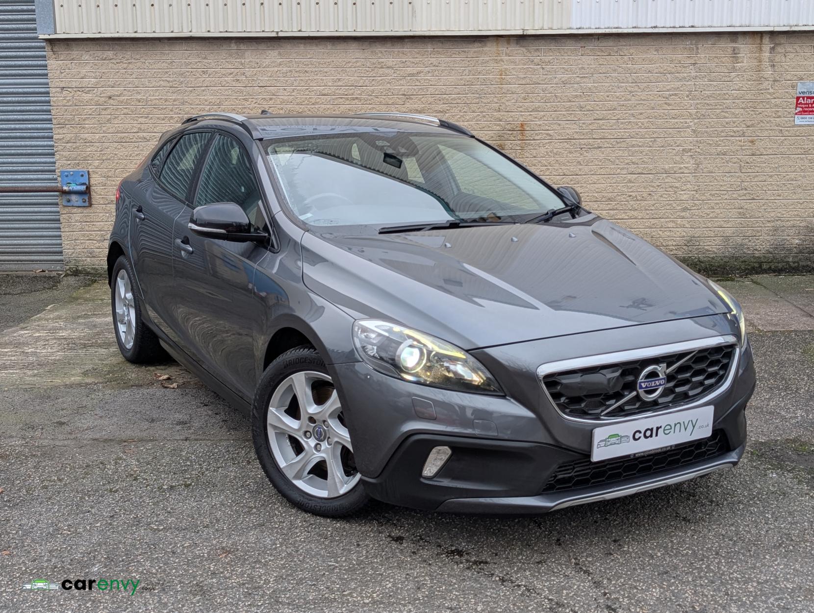 Volvo V40 Cross Country 2.0 D3 Lux Nav Hatchback 5dr Diesel Manual Euro 5 (s/s) (150 ps)