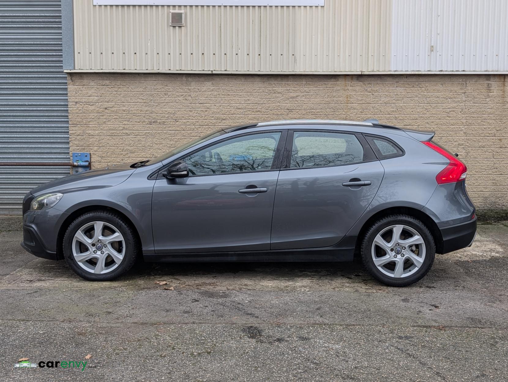 Volvo V40 Cross Country 2.0 D3 Lux Nav Hatchback 5dr Diesel Manual Euro 5 (s/s) (150 ps)