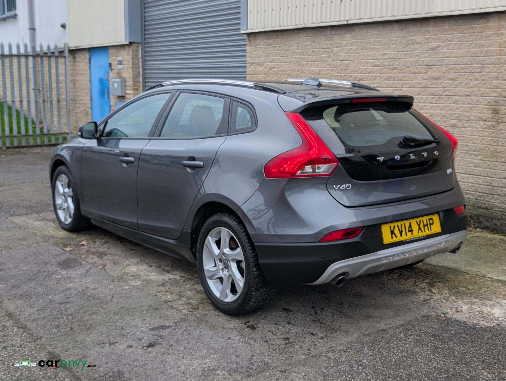 Volvo V40 Cross Country 2.0 D3 Lux Nav Hatchback 5dr Diesel Manual Euro 5 (s/s) (150 ps)