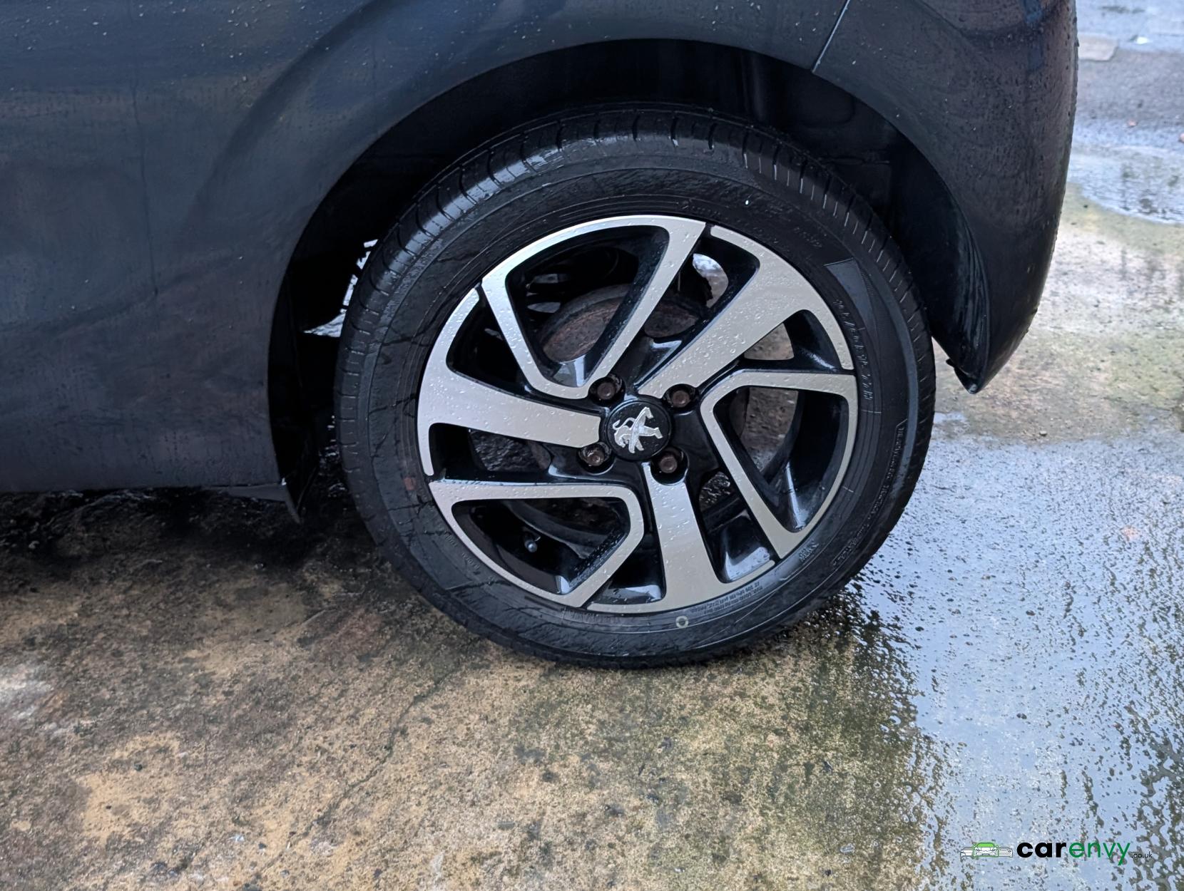 Peugeot 108 1.2 PureTech Allure Hatchback 3dr Petrol Manual Euro 6 (82 ps)