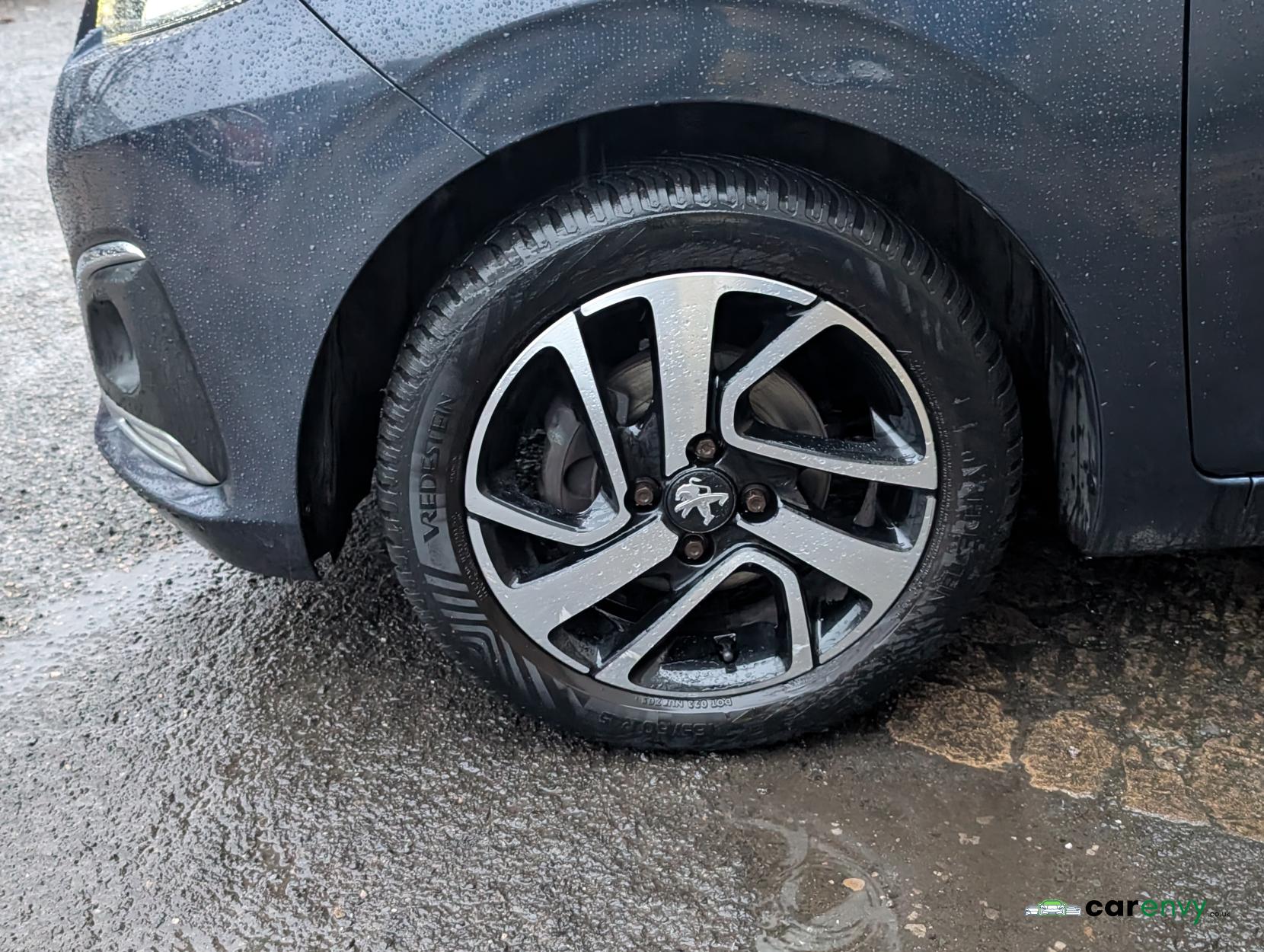 Peugeot 108 1.2 PureTech Allure Hatchback 3dr Petrol Manual Euro 6 (82 ps)