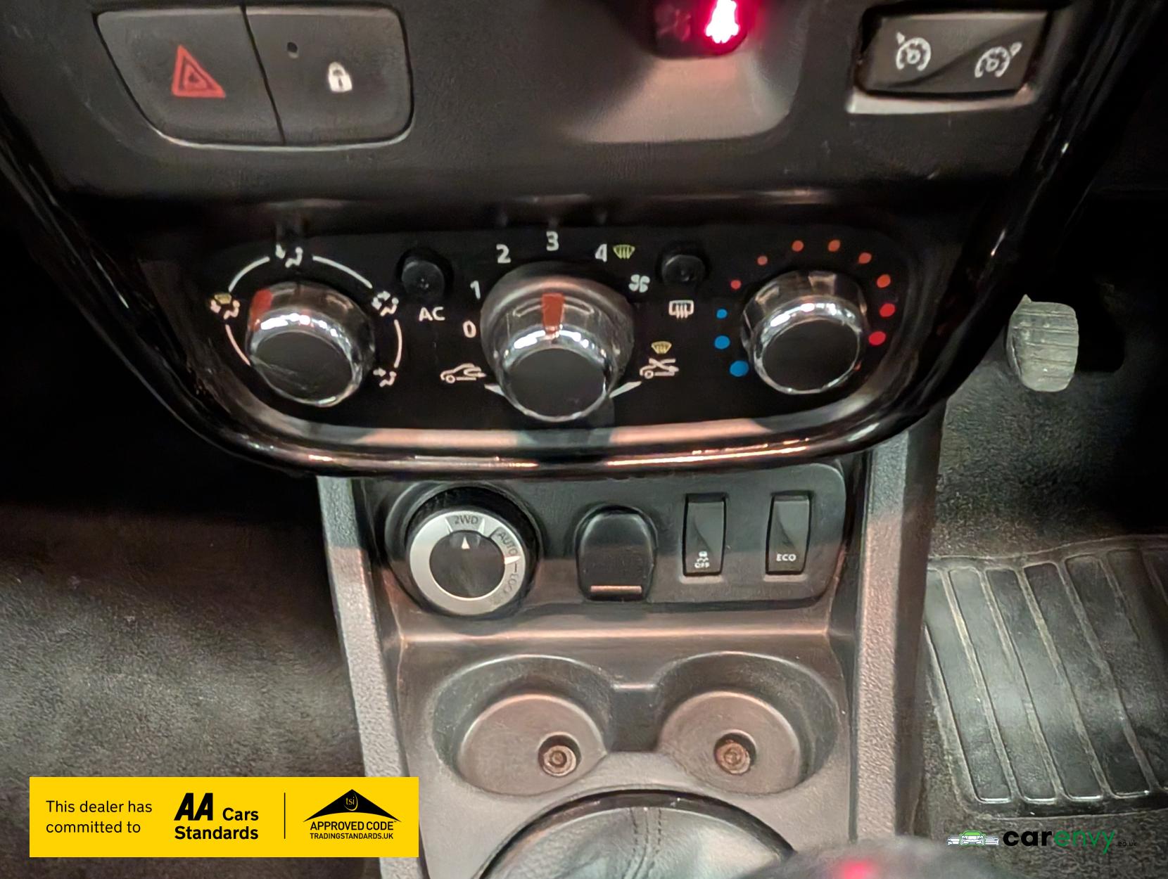 Dacia Duster 1.5 dCi Laureate SUV 5dr Diesel Manual 4WD Euro 5 (110 ps)