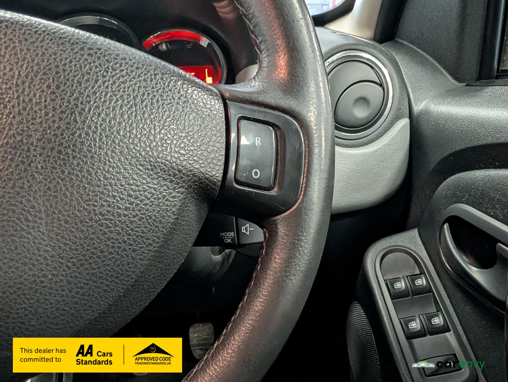 Dacia Duster 1.5 dCi Laureate SUV 5dr Diesel Manual 4WD Euro 5 (110 ps)