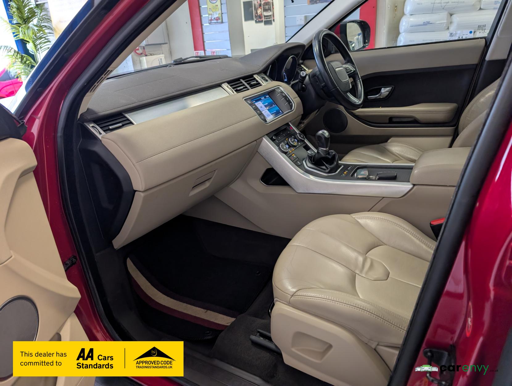 Land Rover Range Rover Evoque 2.2 SD4 Pure SUV 5dr Diesel Manual 4WD Euro 5 (s/s) (190 ps)