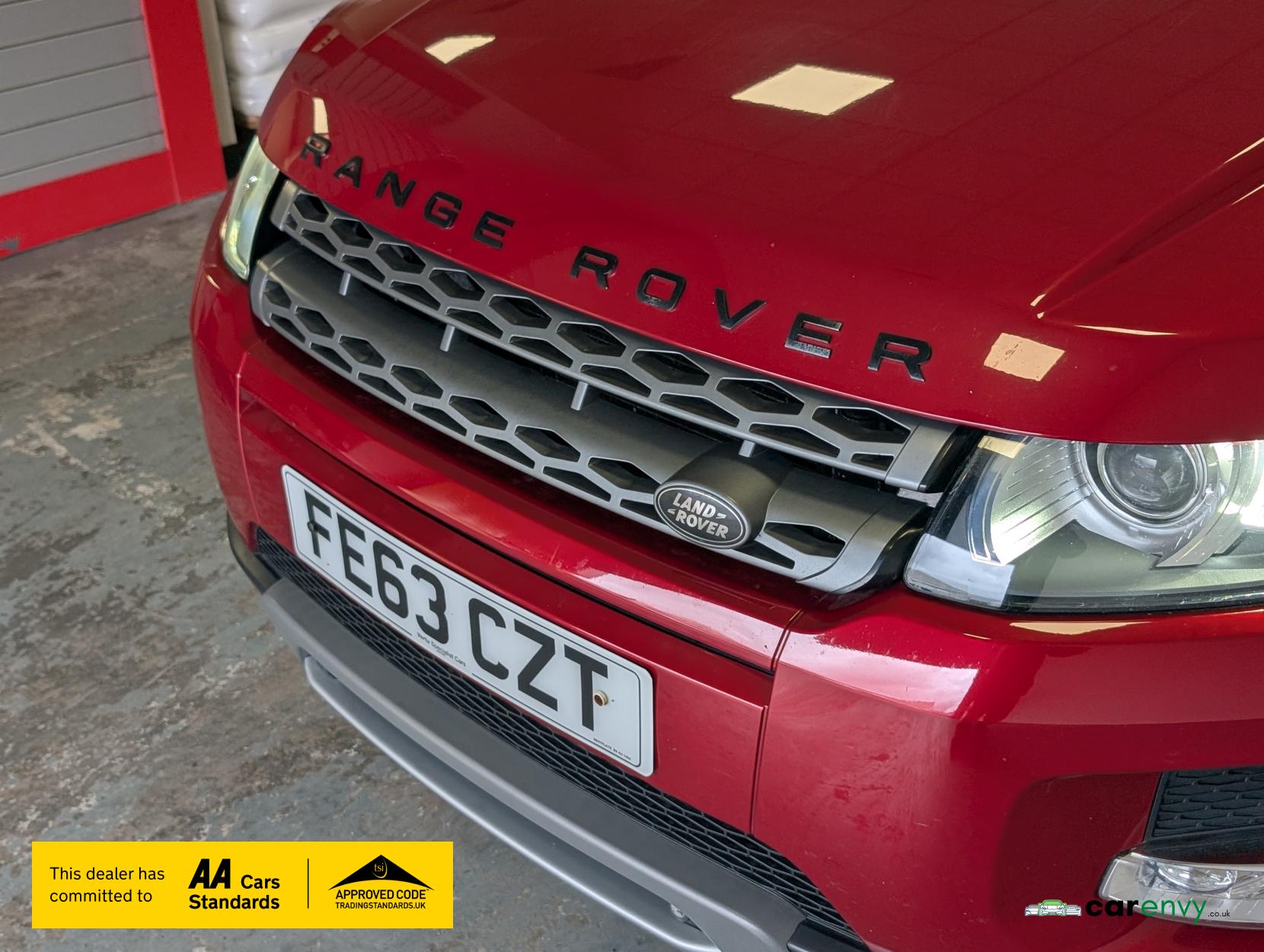 Land Rover Range Rover Evoque 2.2 SD4 Pure SUV 5dr Diesel Manual 4WD Euro 5 (s/s) (190 ps)