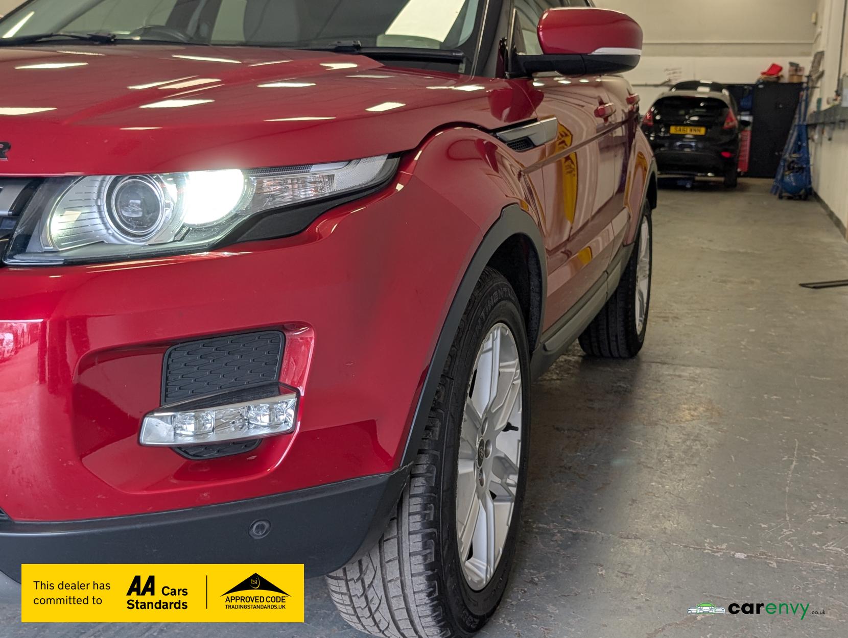 Land Rover Range Rover Evoque 2.2 SD4 Pure SUV 5dr Diesel Manual 4WD Euro 5 (s/s) (190 ps)