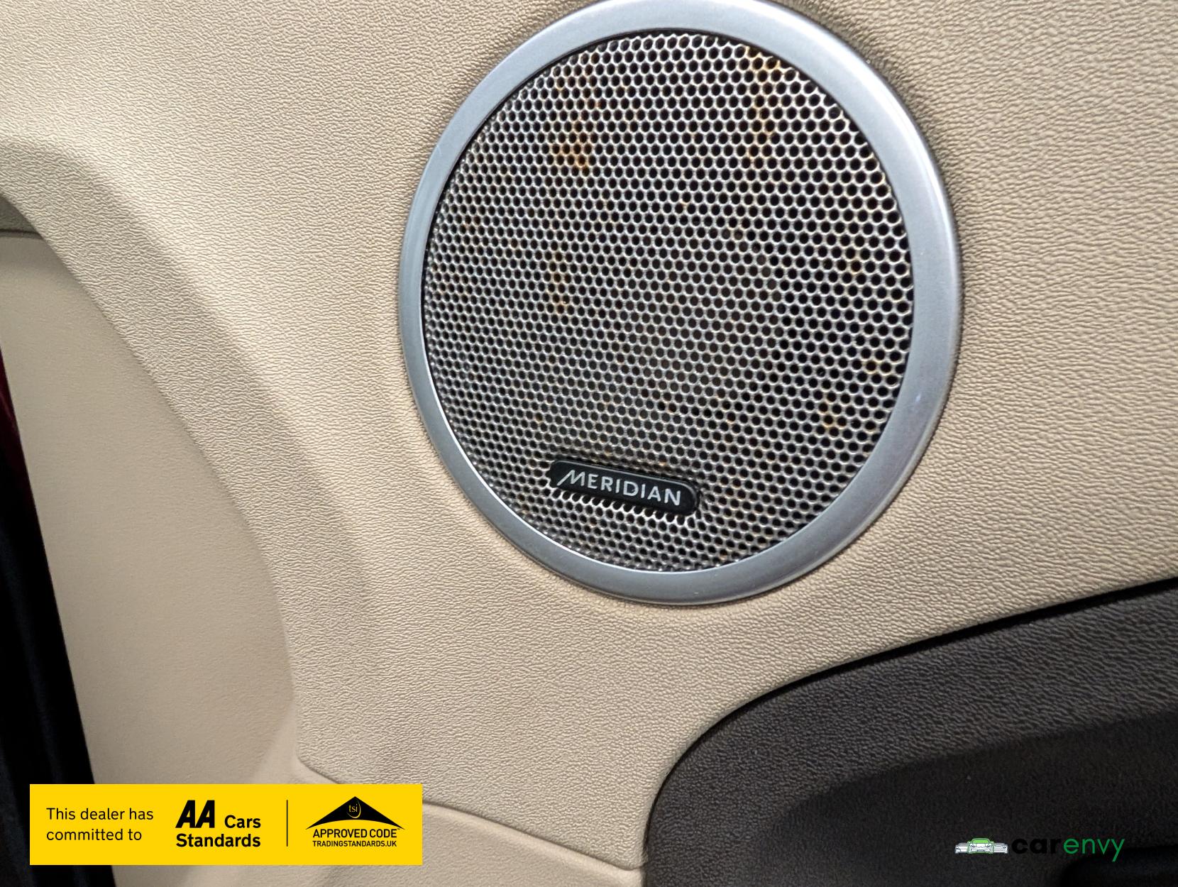 Land Rover Range Rover Evoque 2.2 SD4 Pure SUV 5dr Diesel Manual 4WD Euro 5 (s/s) (190 ps)