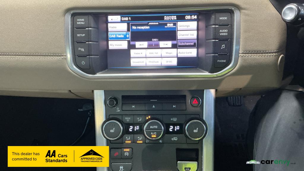 Land Rover Range Rover Evoque 2.2 SD4 Pure SUV 5dr Diesel Manual 4WD Euro 5 (s/s) (190 ps)