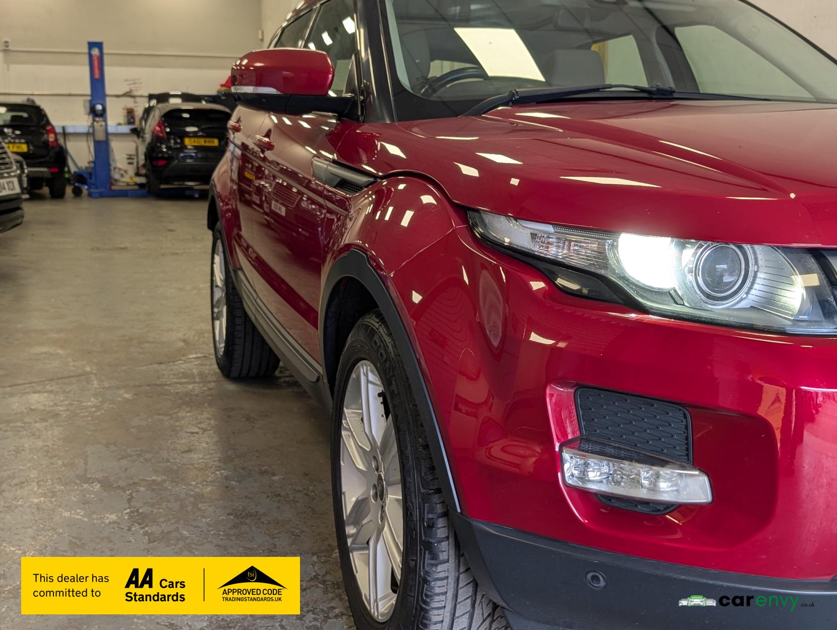Land Rover Range Rover Evoque 2.2 SD4 Pure SUV 5dr Diesel Manual 4WD Euro 5 (s/s) (190 ps)