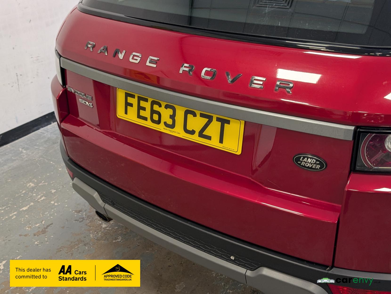 Land Rover Range Rover Evoque 2.2 SD4 Pure SUV 5dr Diesel Manual 4WD Euro 5 (s/s) (190 ps)