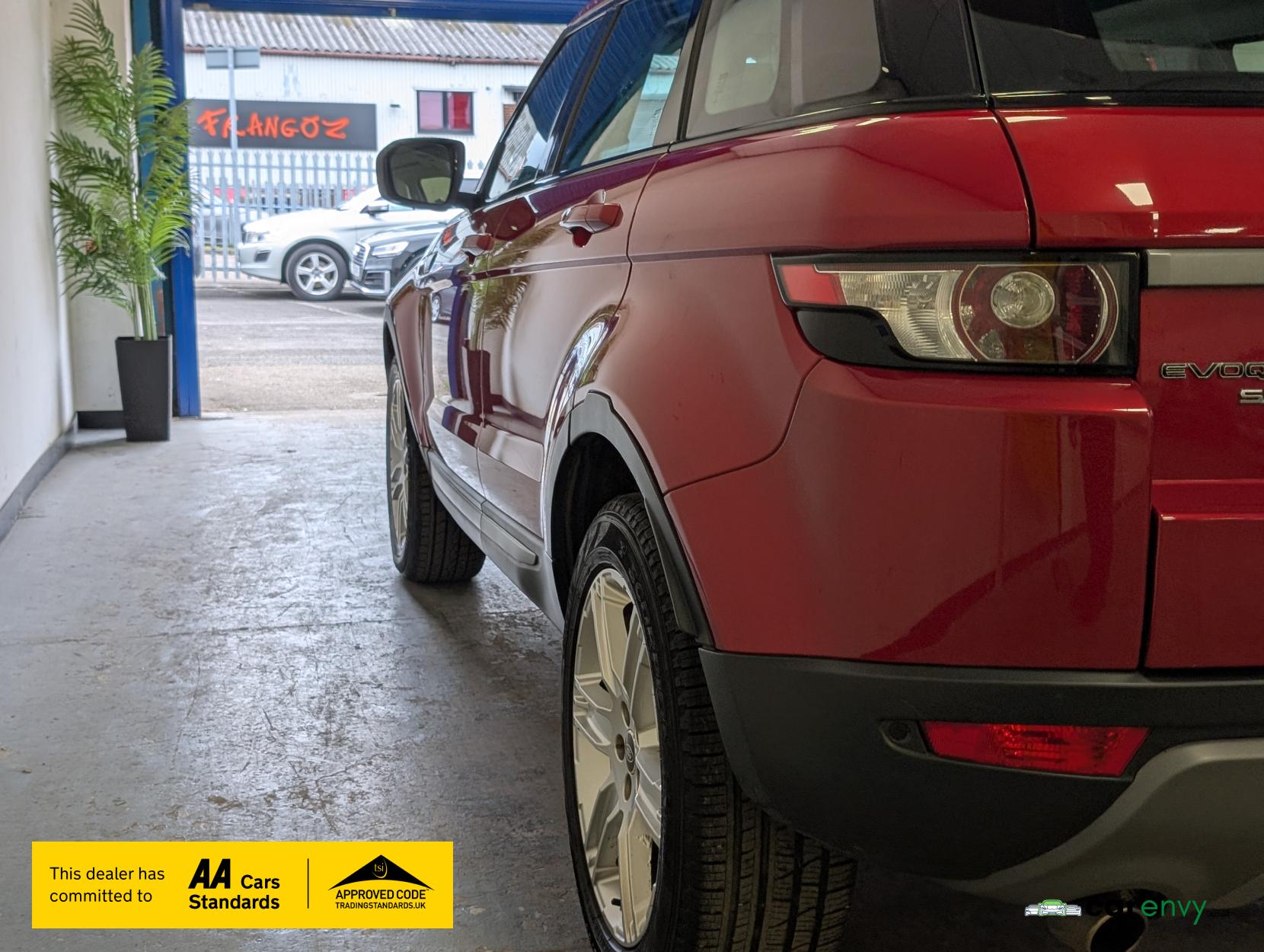Land Rover Range Rover Evoque 2.2 SD4 Pure SUV 5dr Diesel Manual 4WD Euro 5 (s/s) (190 ps)