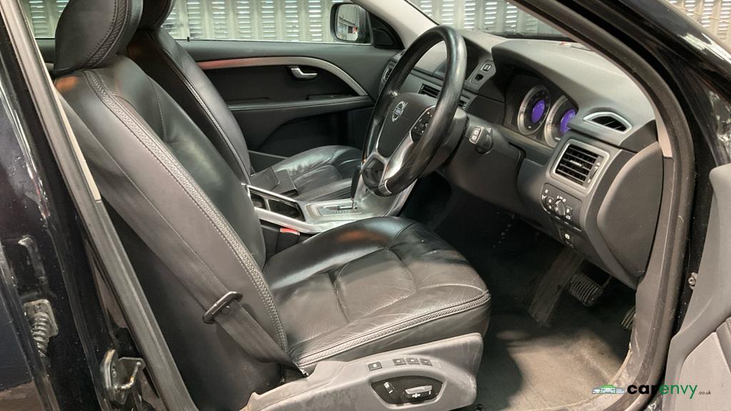 Volvo XC70 2.4 D5 SE Lux Estate 5dr Diesel Geartronic AWD Euro 5 (215 ps)