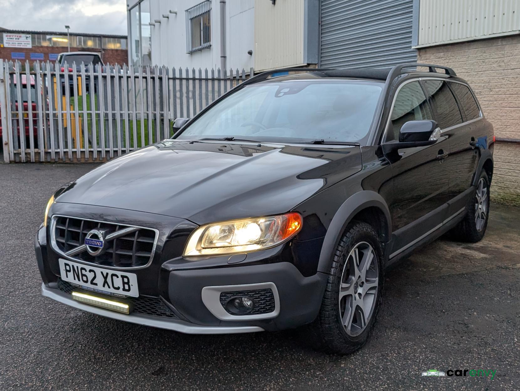 Volvo XC70 2.4 D5 SE Lux Estate 5dr Diesel Geartronic AWD Euro 5 (215 ps)