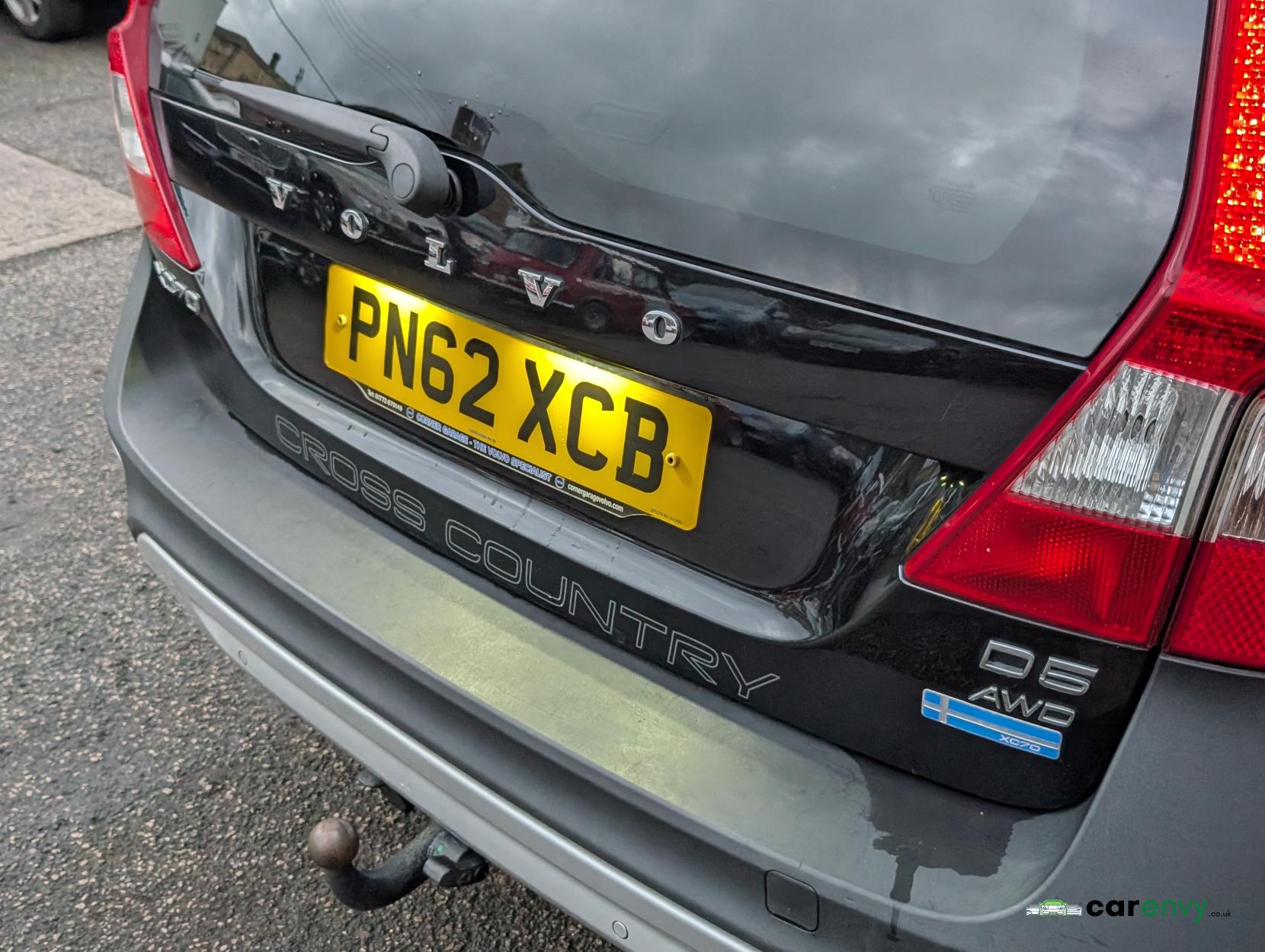 Volvo XC70 2.4 D5 SE Lux Estate 5dr Diesel Geartronic AWD Euro 5 (215 ps)